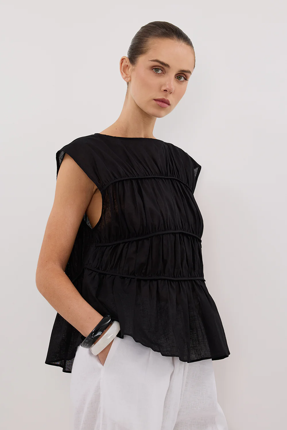 FLYNN BLACK LINEN TIERED TOP - Gamepaces