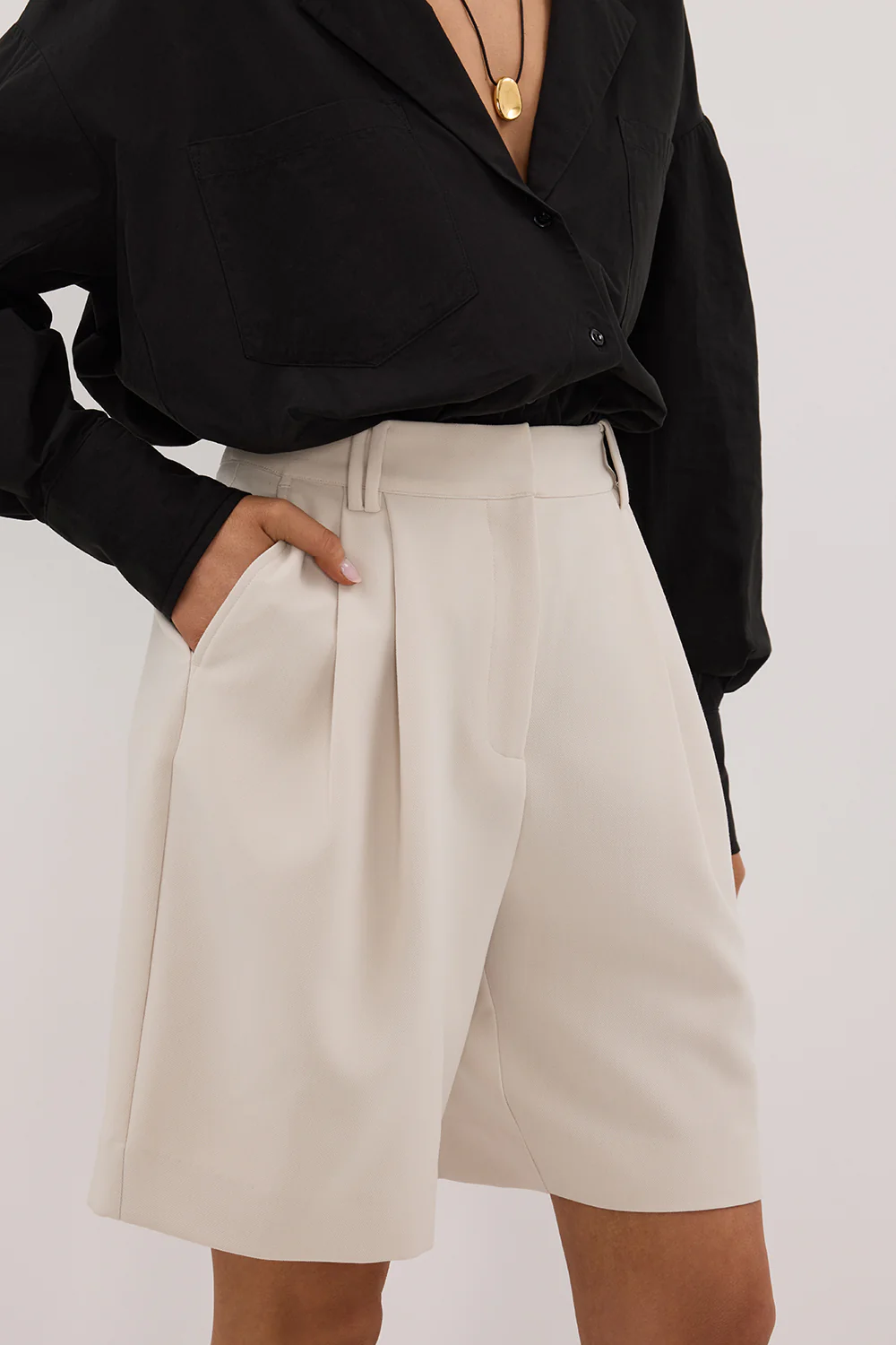 CHELSEA BONE BERMUDA SHORT - Gamepaces