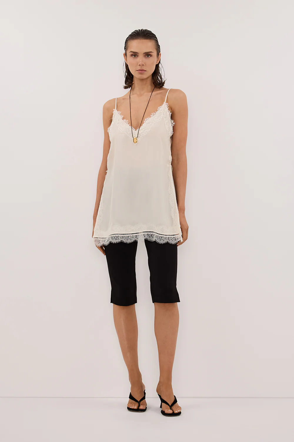 ANDREA SANDSTONE SLEEVELESS LACE CAMI TOP - Gamepaces