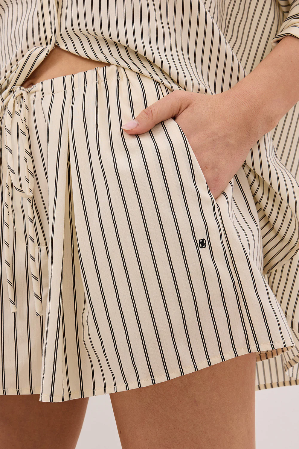 SABLE CREAM SILK BLEND SHORT - Gamepaces