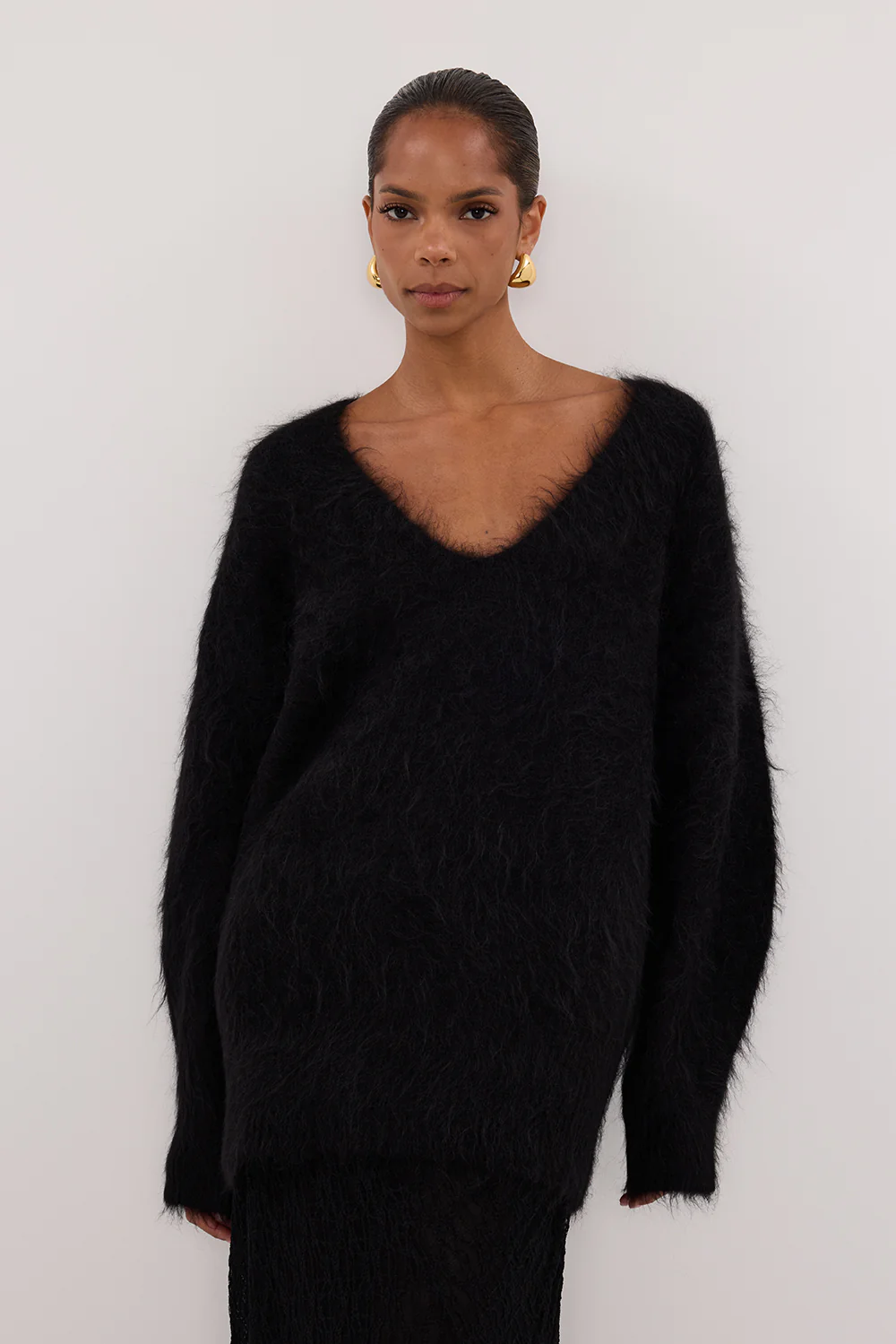 SALMA BLACK V NECK JUMPER - Gamepaces