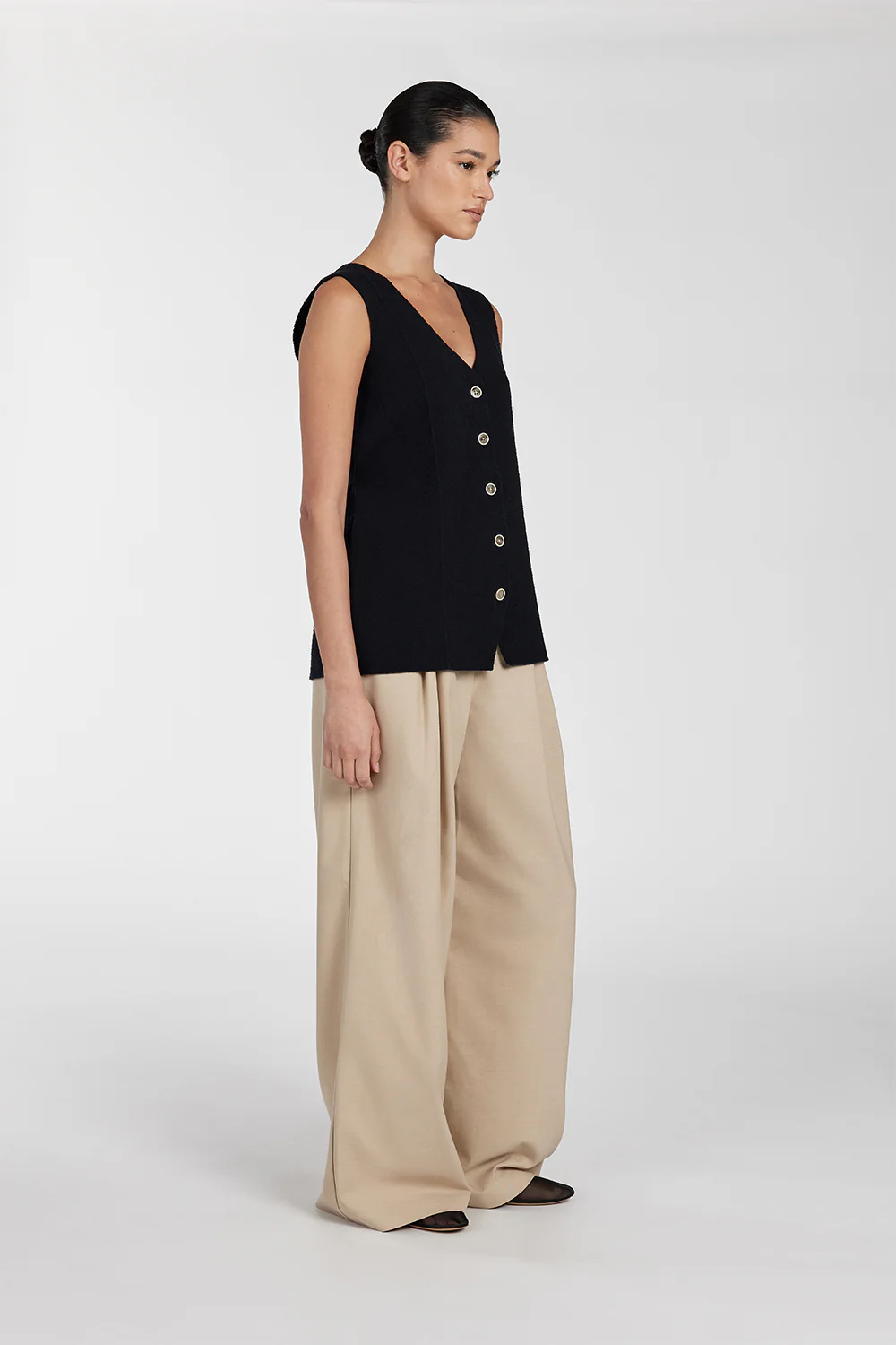 LISA BLACK TAILORED KNIT VEST - Gamepaces