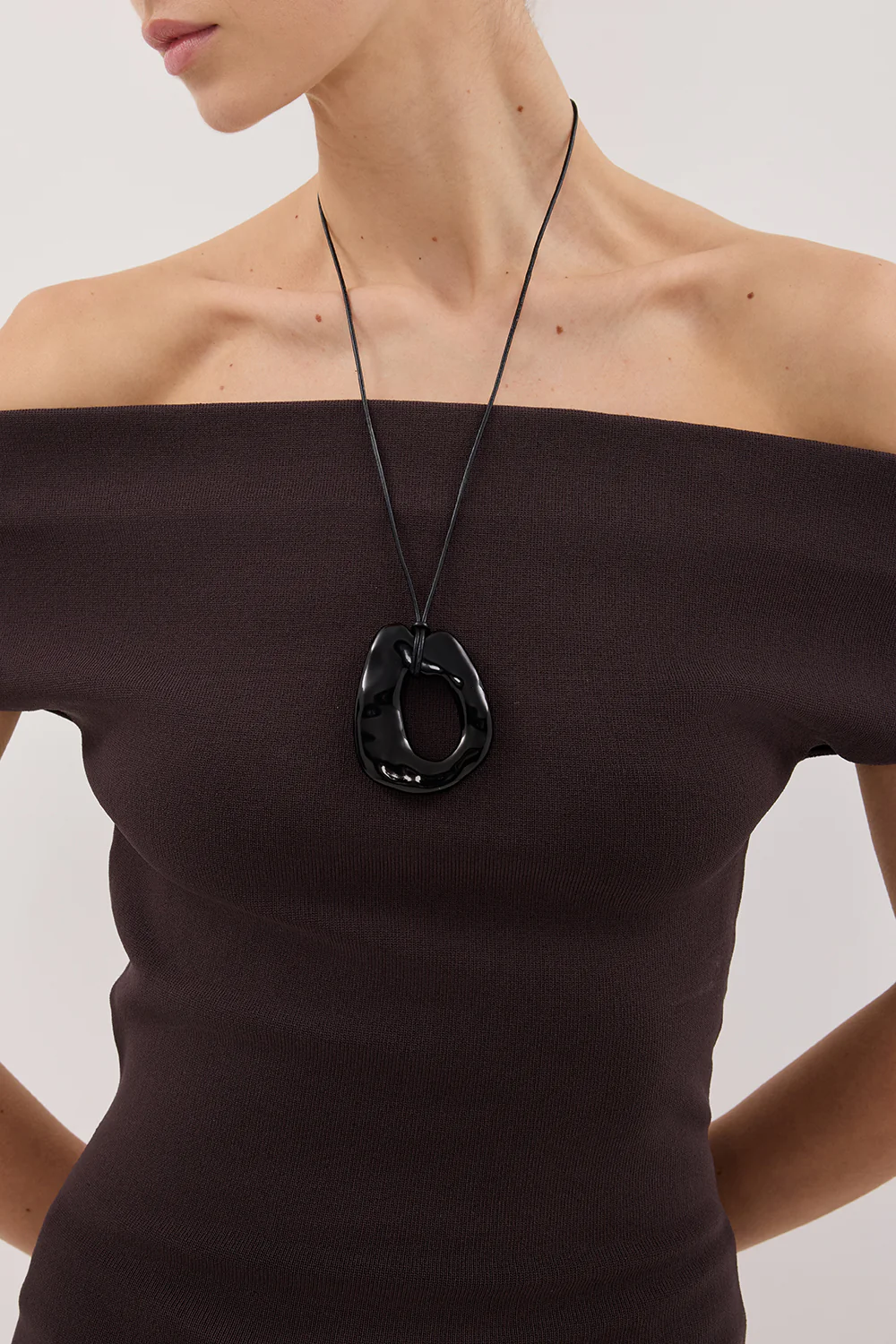 ASTRID BURNT CHOC OFF SHOULDER KNIT TOP - Gamepaces