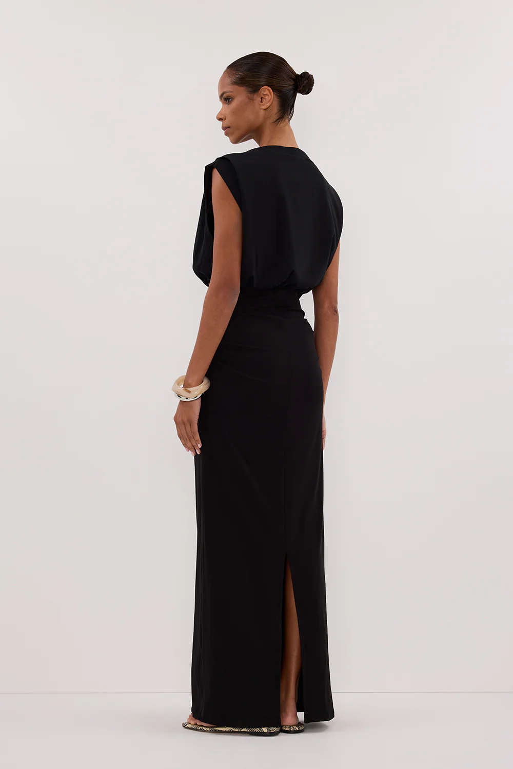 LIORA BLACK SLEEVELESS MAXI DRESS - Gamepaces