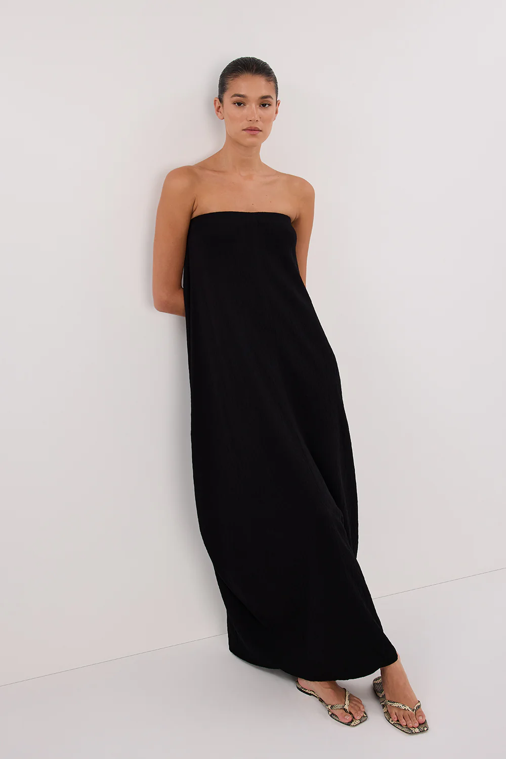 ALIAS BLACK TEXTURED KNIT STRAPLESS MIDI DRESS - Gamepaces
