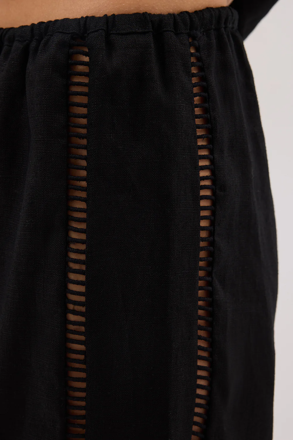 LINDSAY BLACK LINEN PANT - Gamepaces