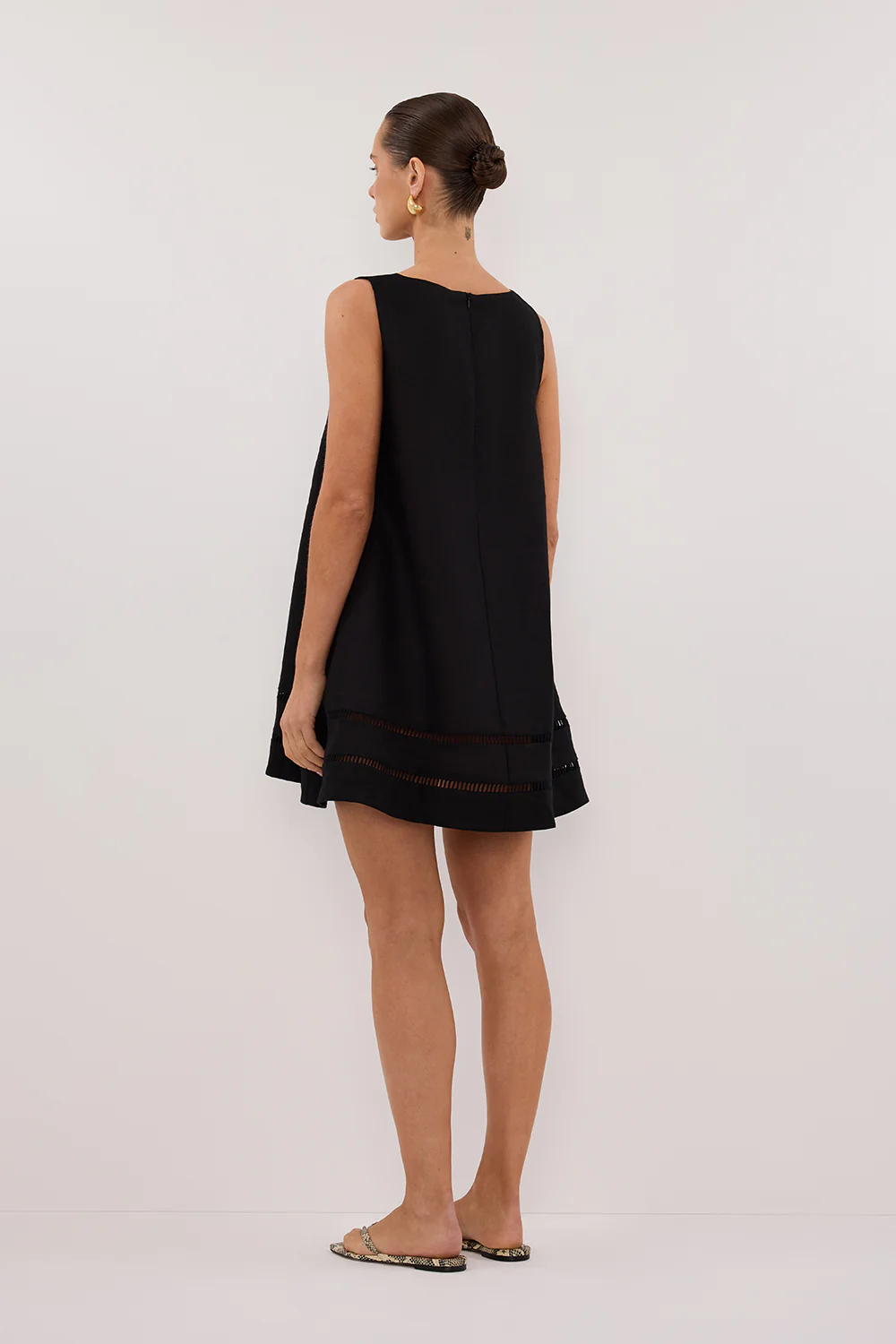 LINDSAY BLACK LINEN MINI DRESS - Gamepaces