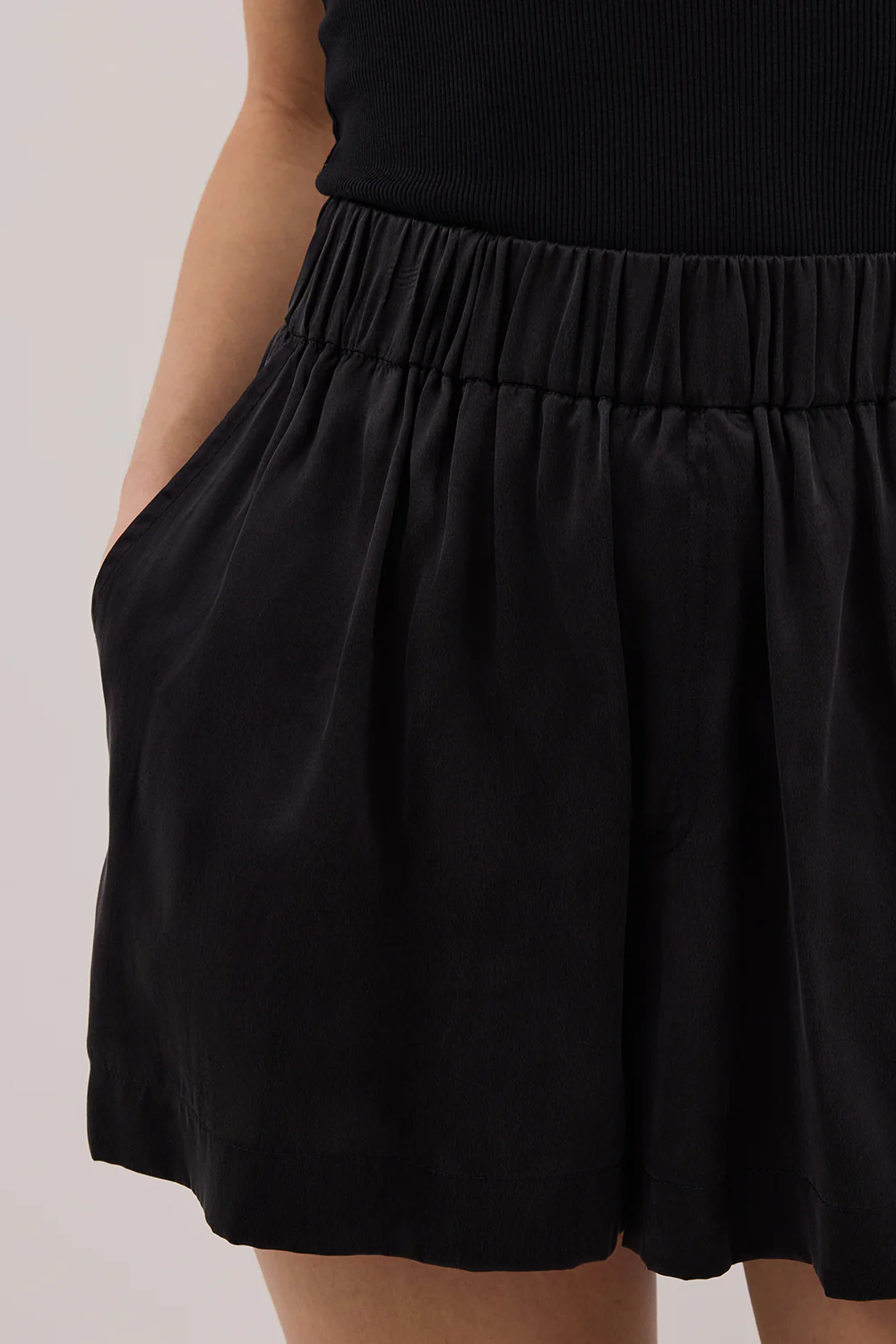 ISLA BLACK SILK SHORT - Gamepaces