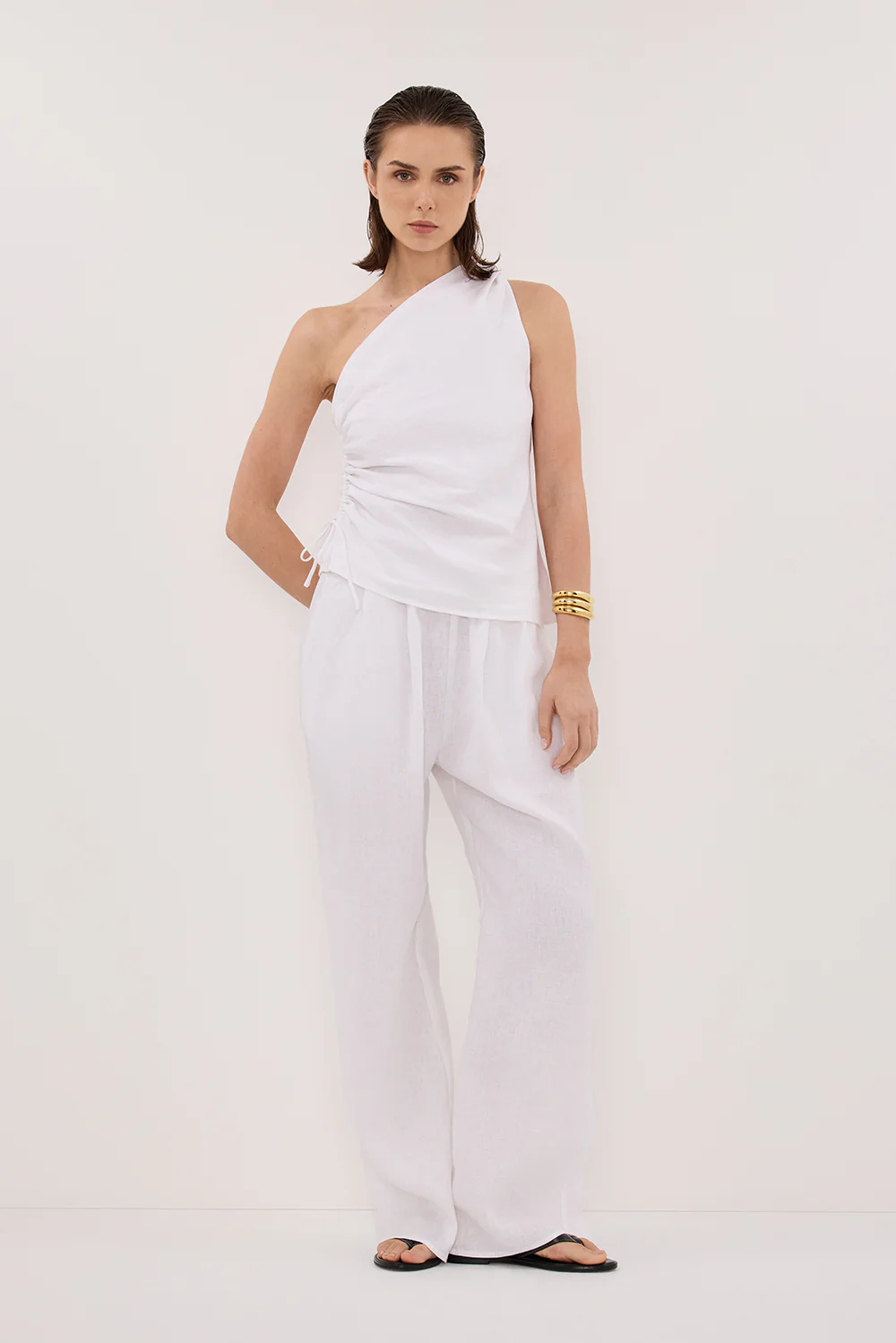 FINNY WHITE SLEEVELESS LINEN TOP - Gamepaces
