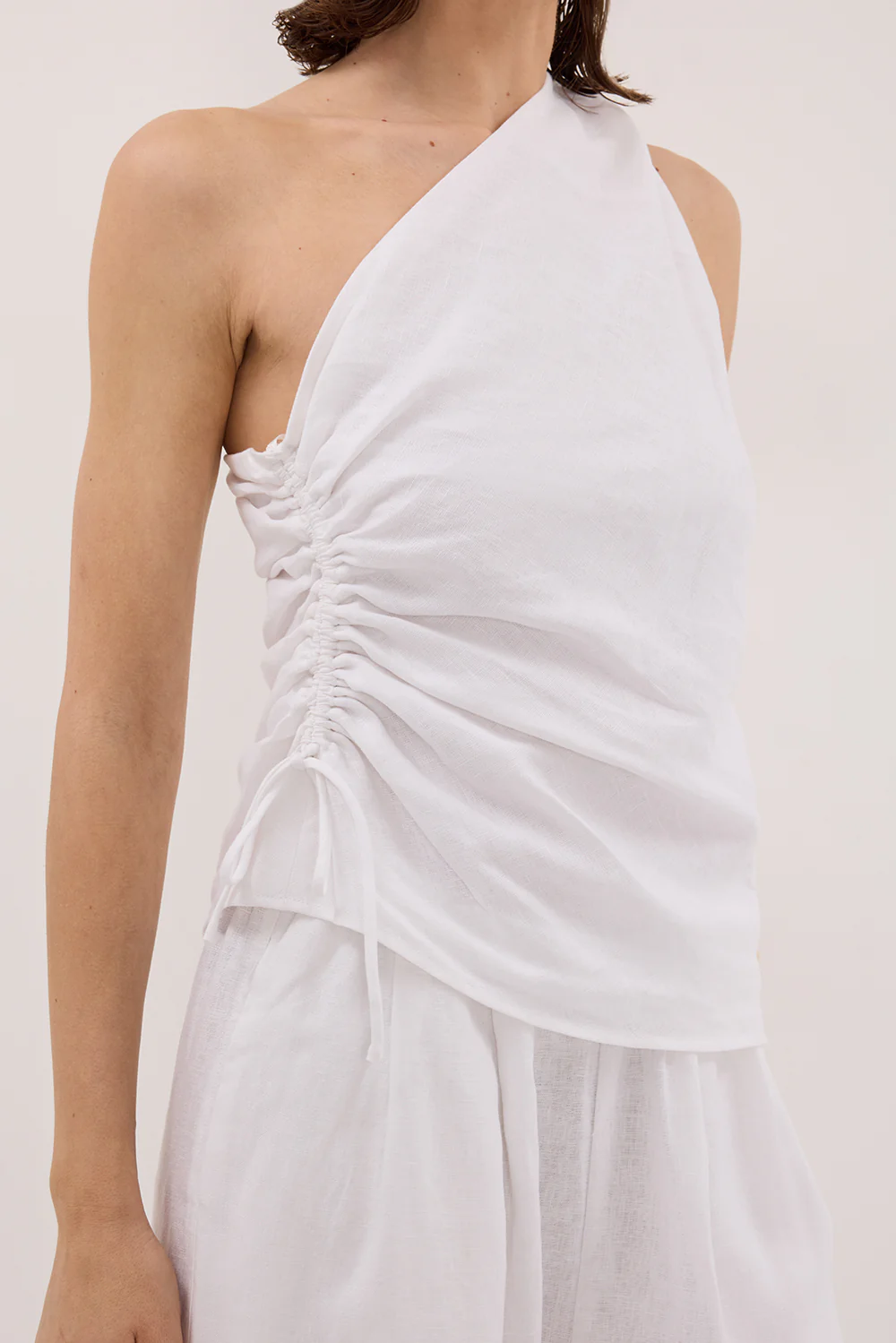 FINNY WHITE SLEEVELESS LINEN TOP - Gamepaces