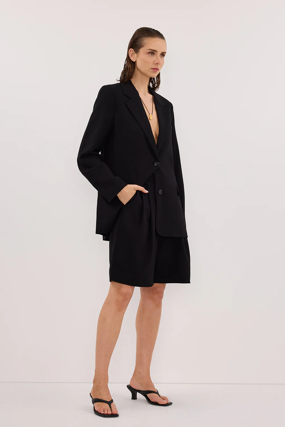 LIZA BLACK TAILORED BERMUDA SHORT - Gamepaces