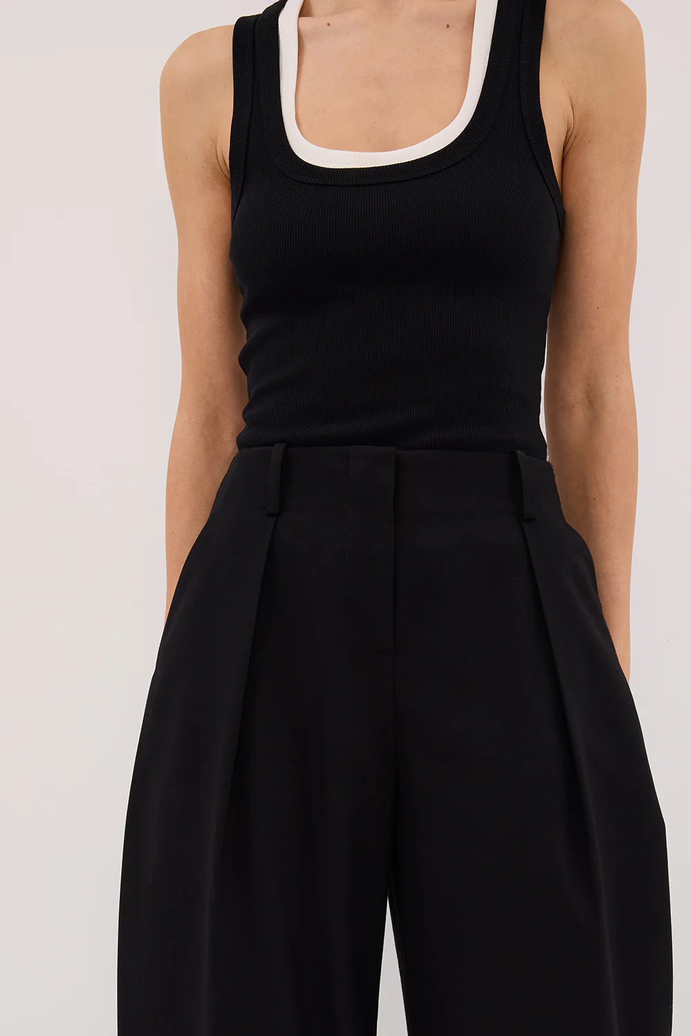 ROMY BLACK BARREL LEG TAILORED PANT - Gamepaces