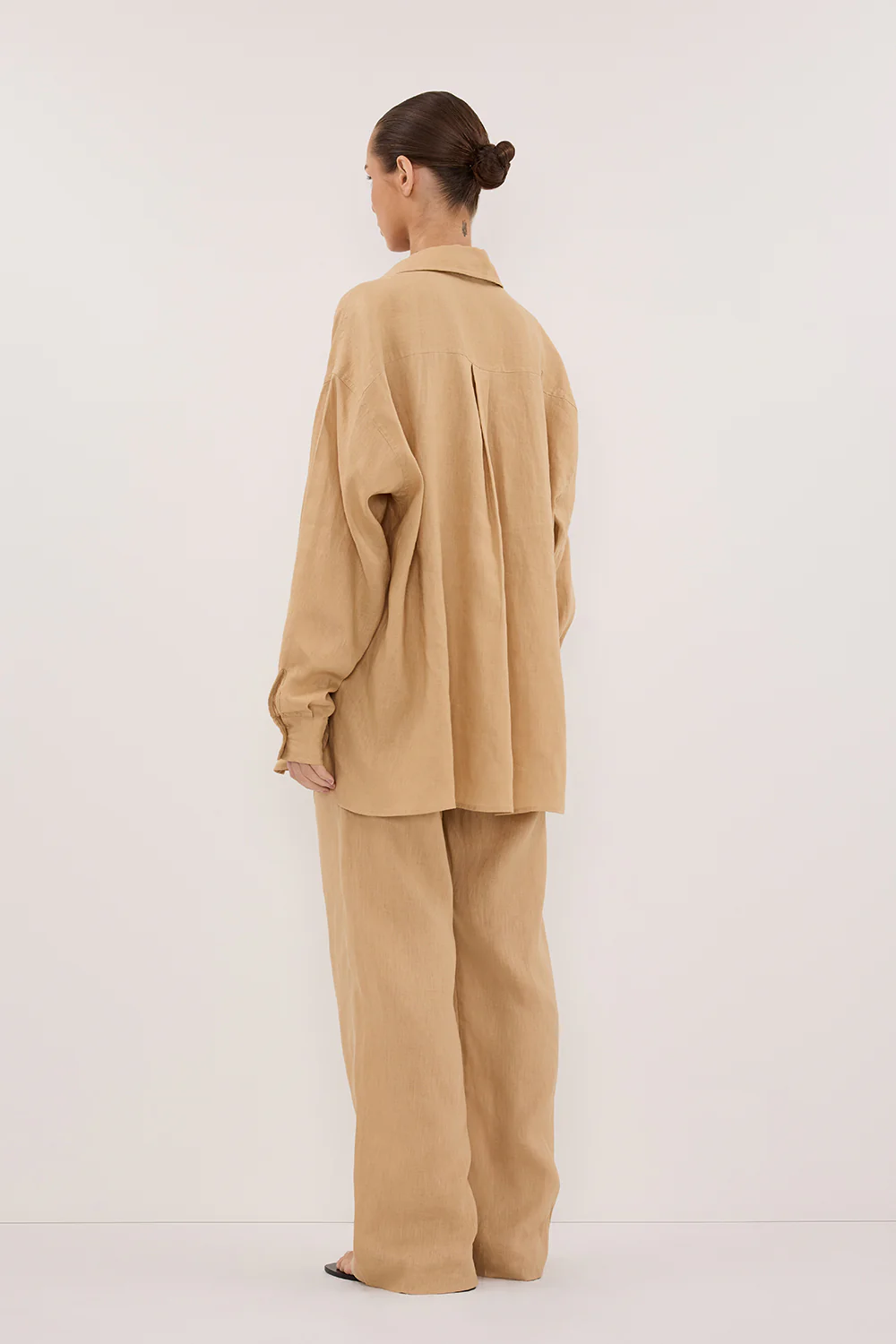 LUNE TAN OVERSIZED LINEN SHIRT - Gamepaces