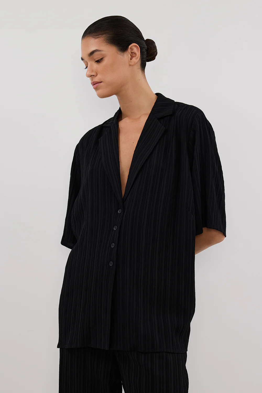 LOZ BLACK SHORT SLEEVE SHIRT - Gamepaces