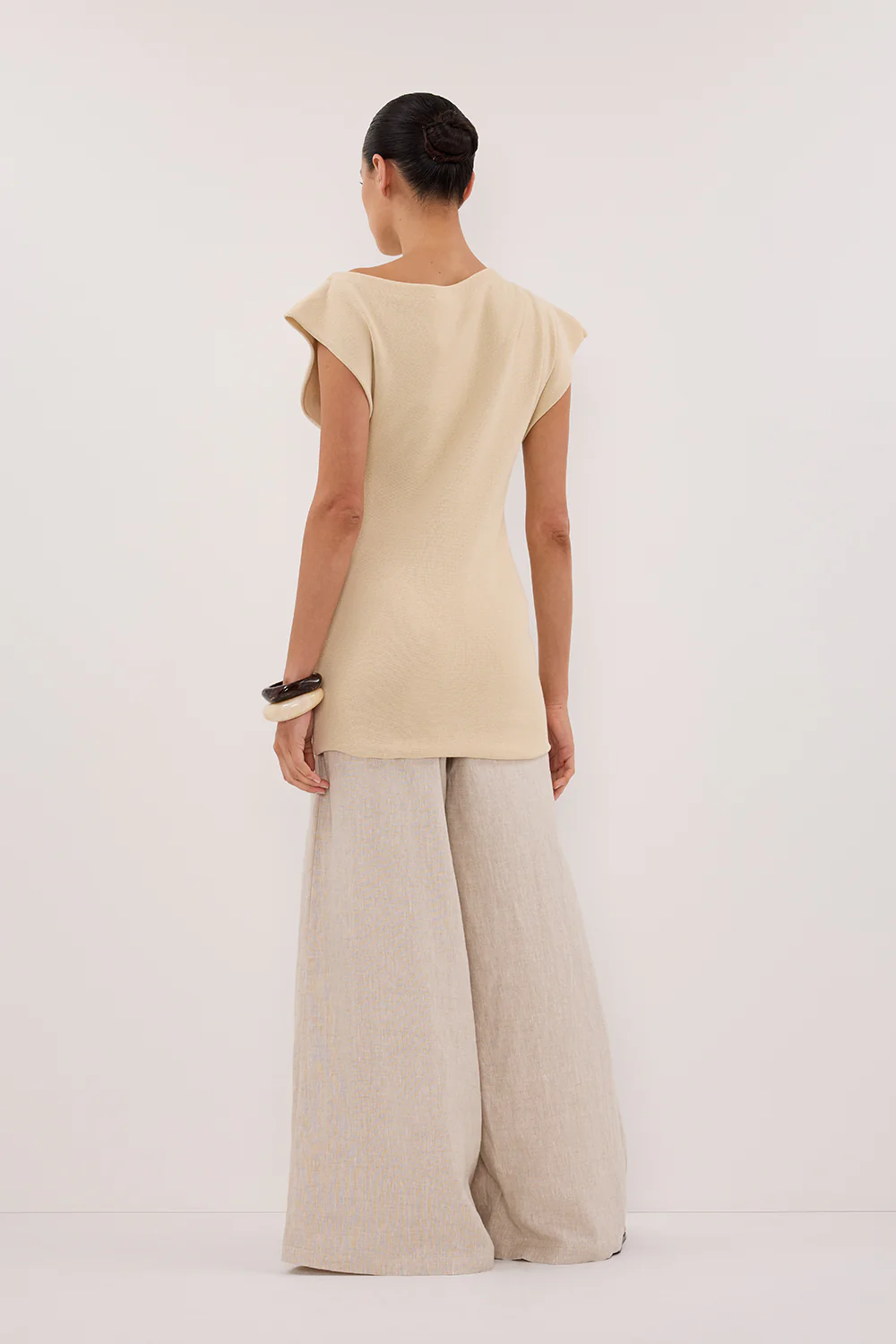 LIA NATURAL SLEEVELESS KNIT TOP - Gamepaces