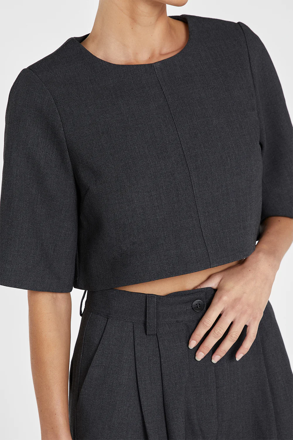 CAREY CHARCOAL CROPPED TEE - Gamepaces