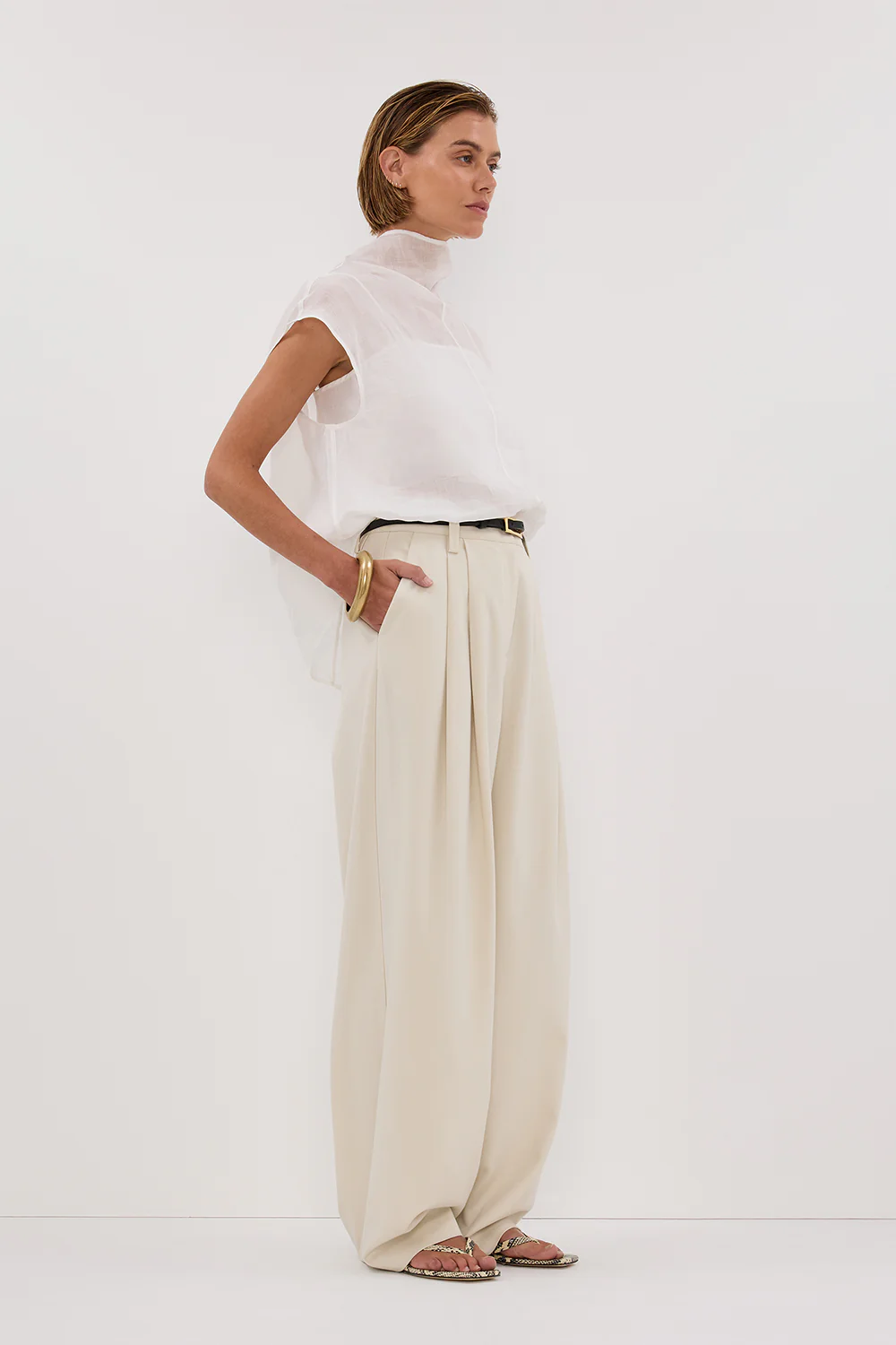 CARMEL WHITE RAMIE FUNNEL NECK TOP - Gamepaces