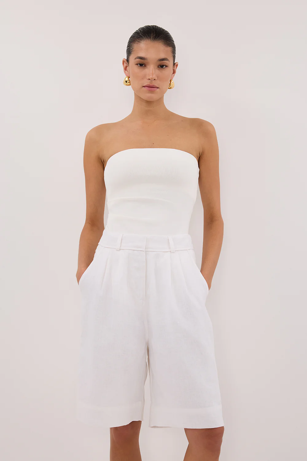 KAYLA WHITE LINEN BERMUDA SHORT - Gamepaces