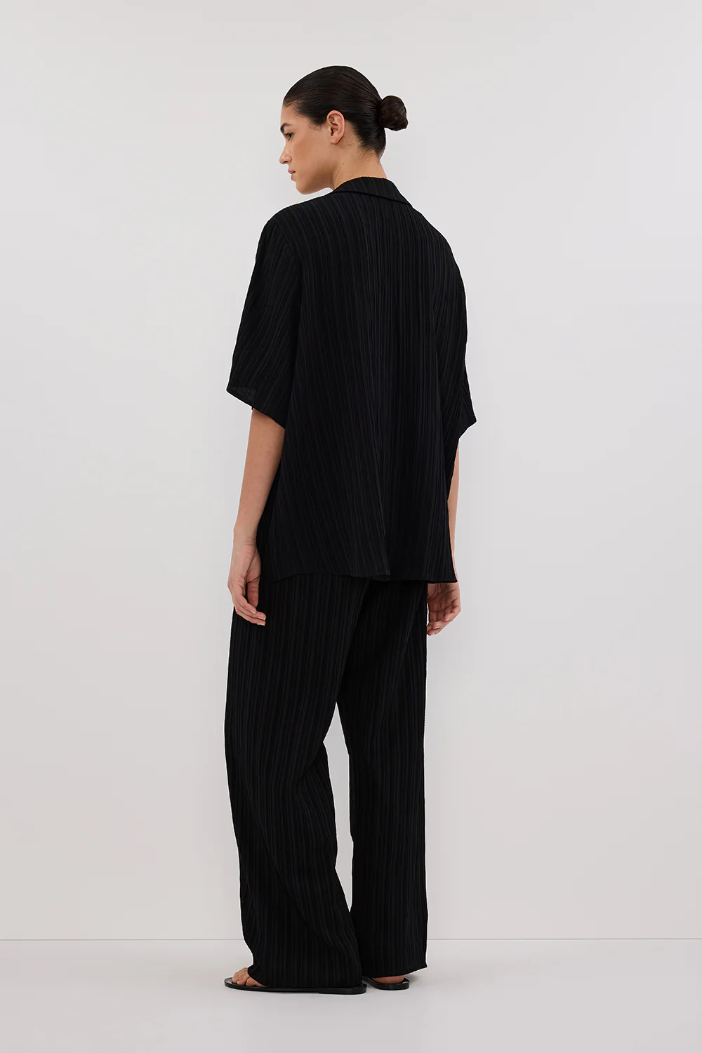 LOZ BLACK SHORT SLEEVE SHIRT - Gamepaces