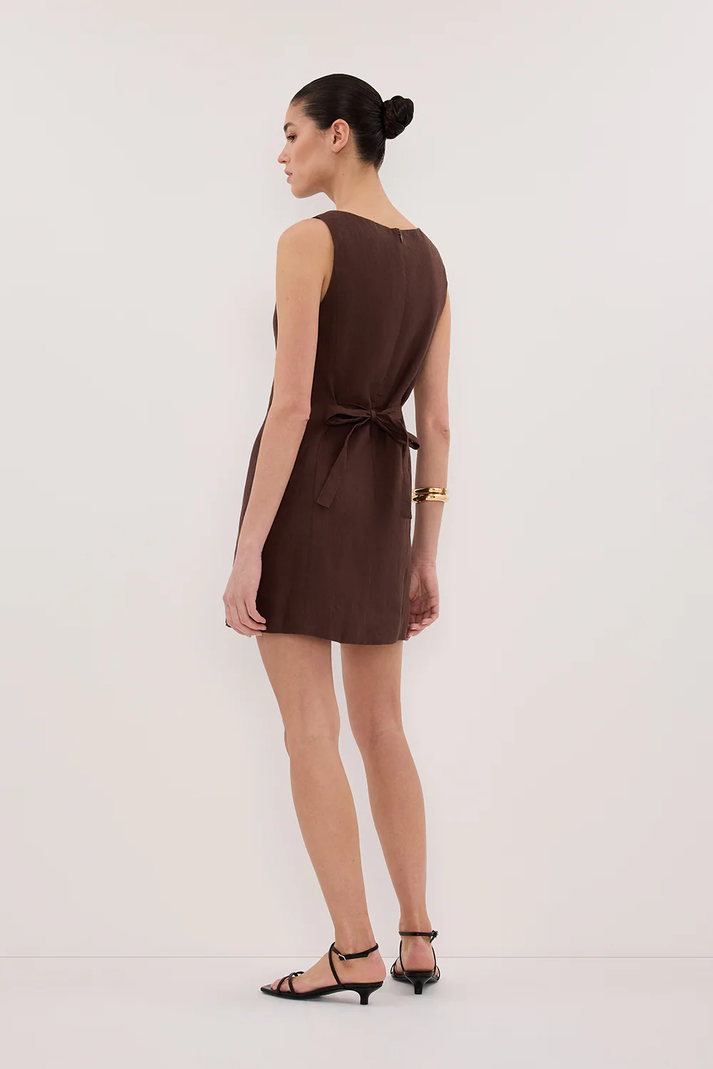 LACY COCOA SLEEVELESS LINEN MINI DRESS - Gamepaces