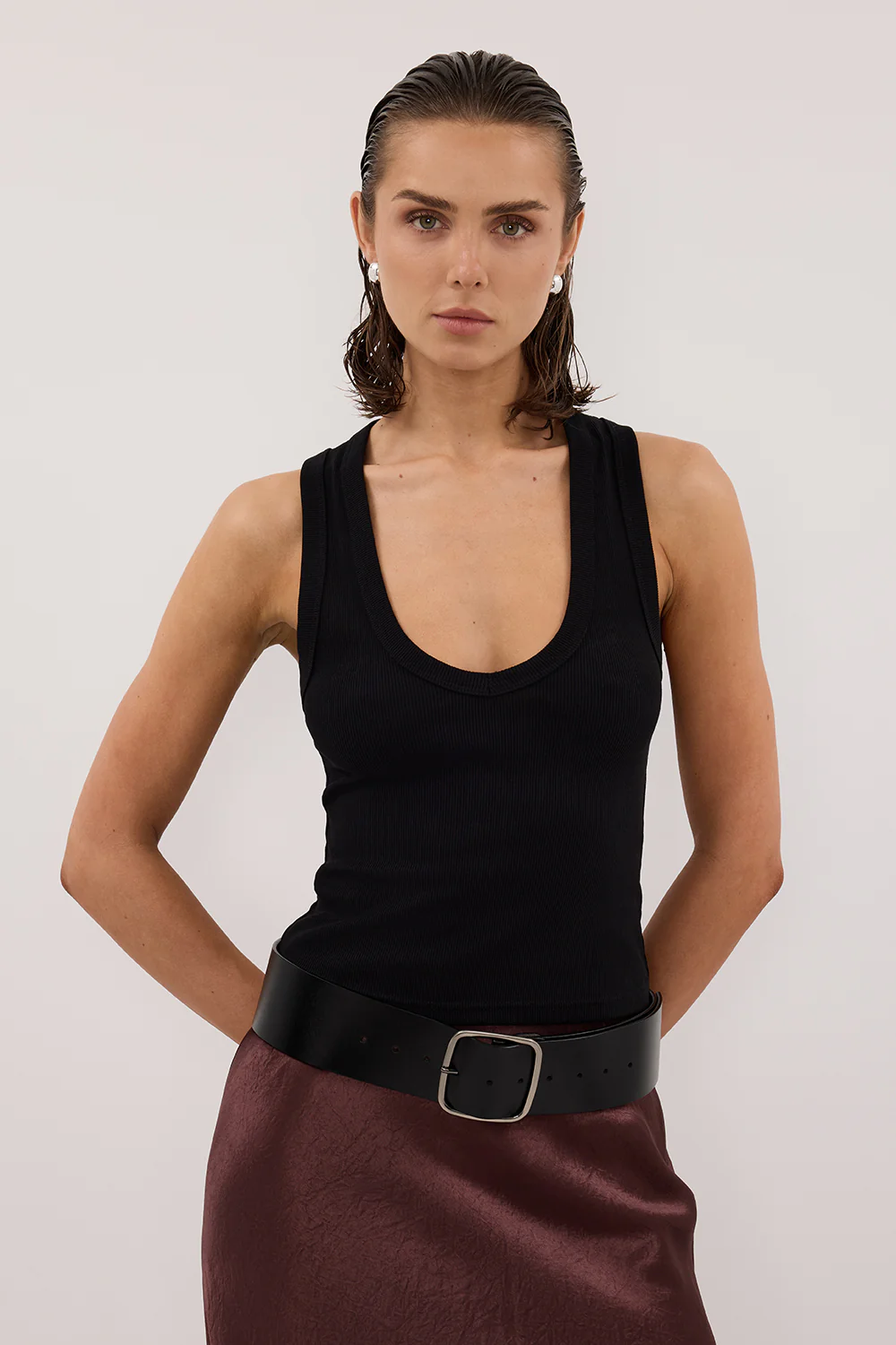YASMIN BLACK SLEEVELESS KNIT TANK - Gamepaces