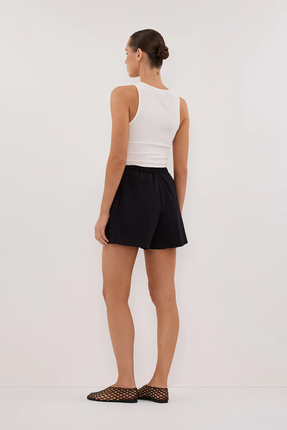 QUINN BLACK LINEN SHORT - Gamepaces