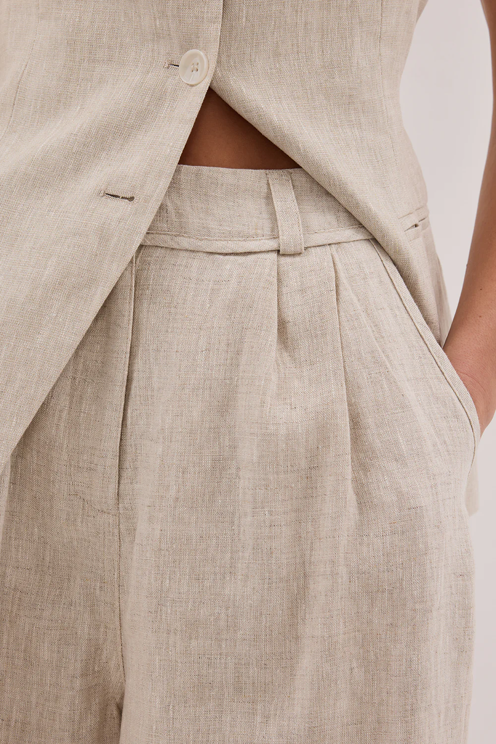 KAYLA NATURAL LINEN BERMUDA SHORT - Gamepaces