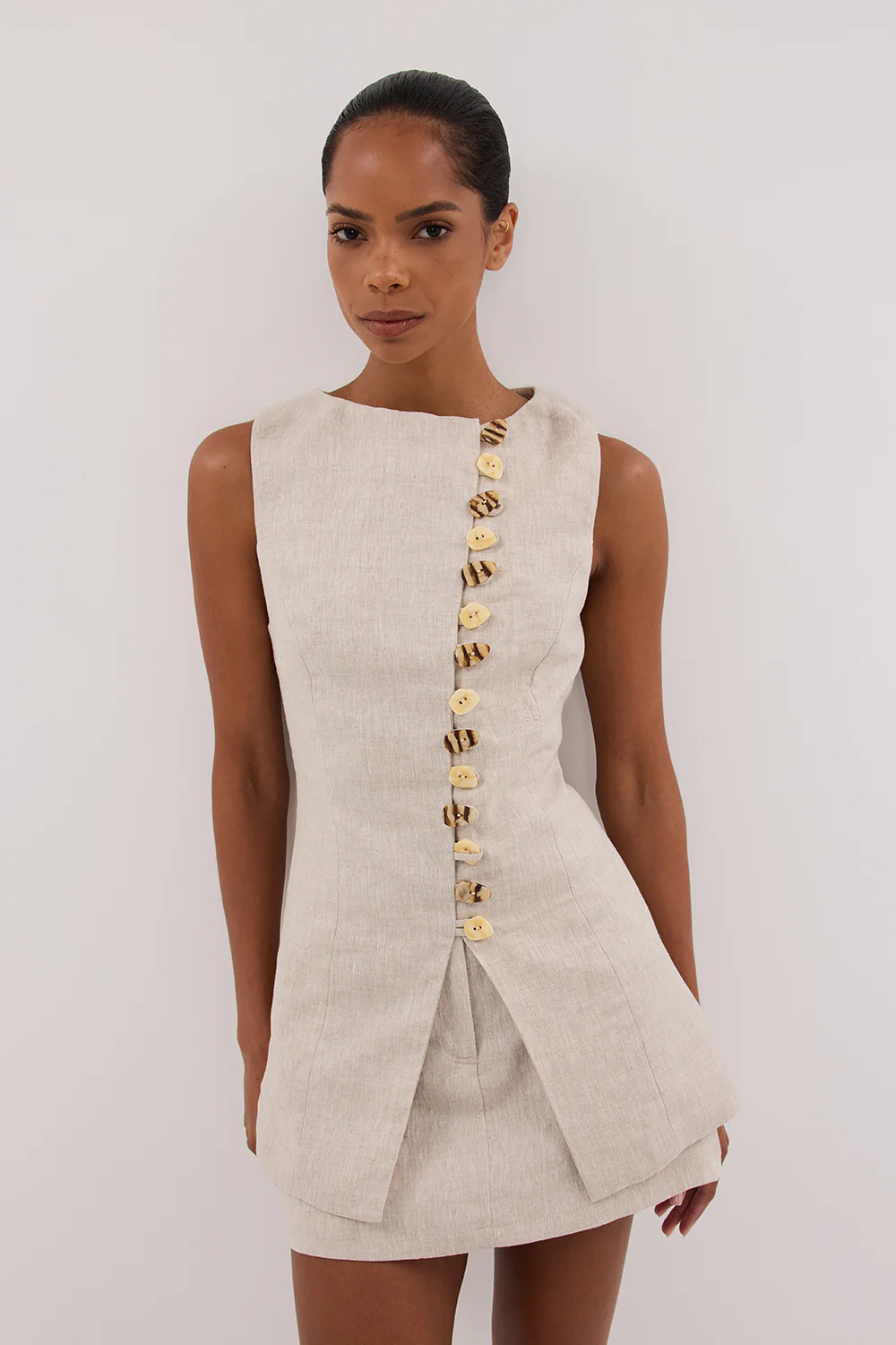 BAYLEE NATURAL SLEEVELESS LINEN TOP - Gamepaces