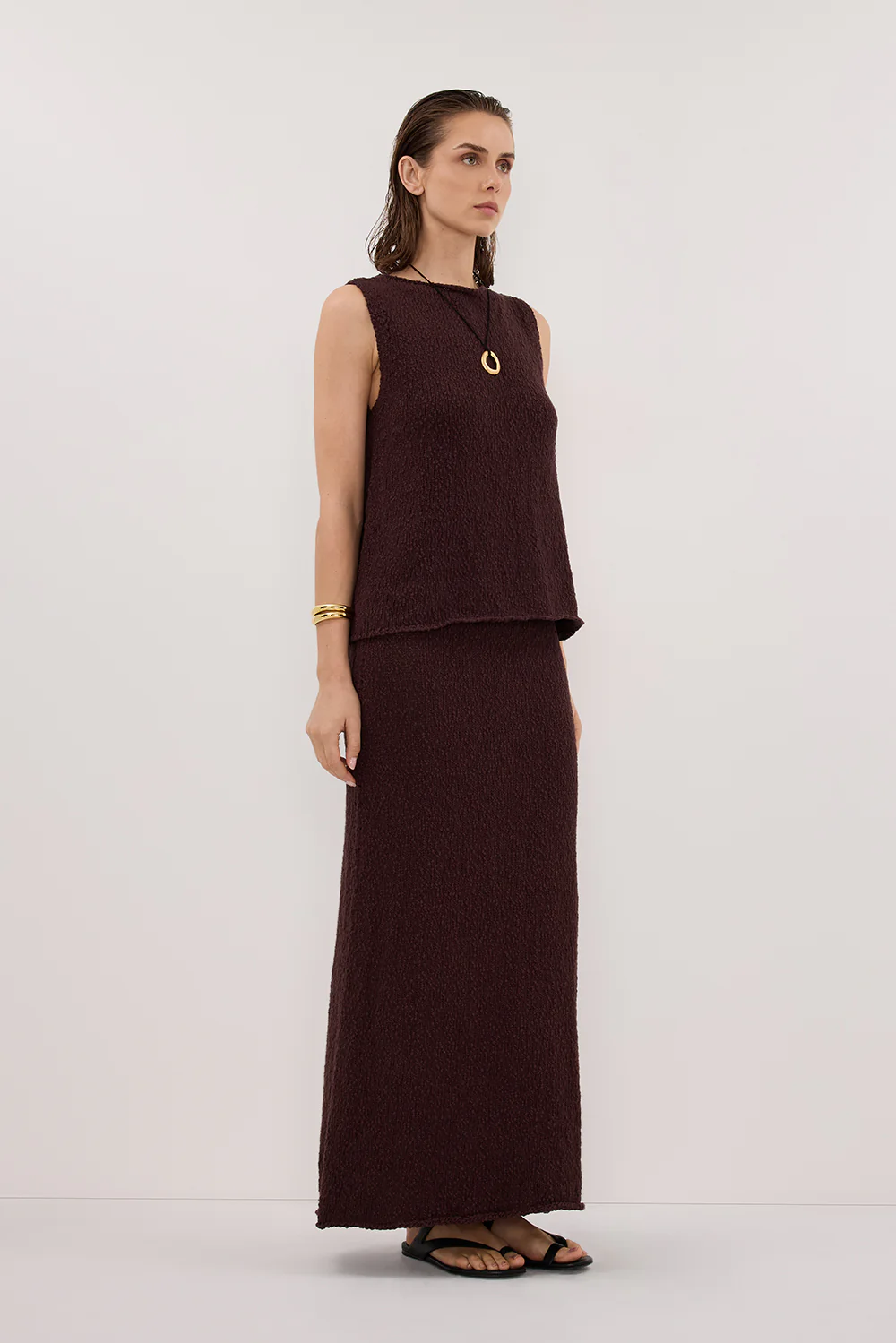 DINA CHOC SLEEVELESS KNIT TOP - Gamepaces