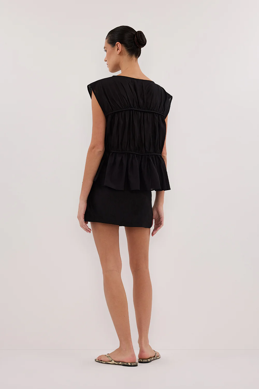 EVA BLACK LINEN SKORT - Gamepaces