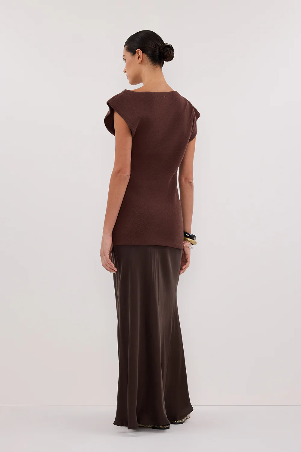 LIA WALNUT SLEEVELESS KNIT TOP - Gamepaces