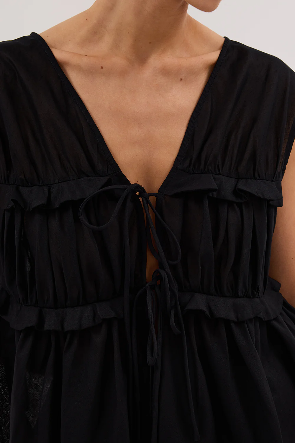 QUINN BLACK LINEN RUFFLE TOP - Gamepaces