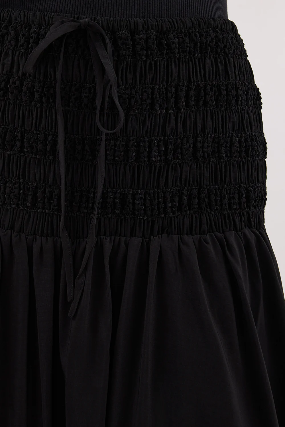 SIERRA BLACK TEXTURED MIDI SKIRT - Gamepaces