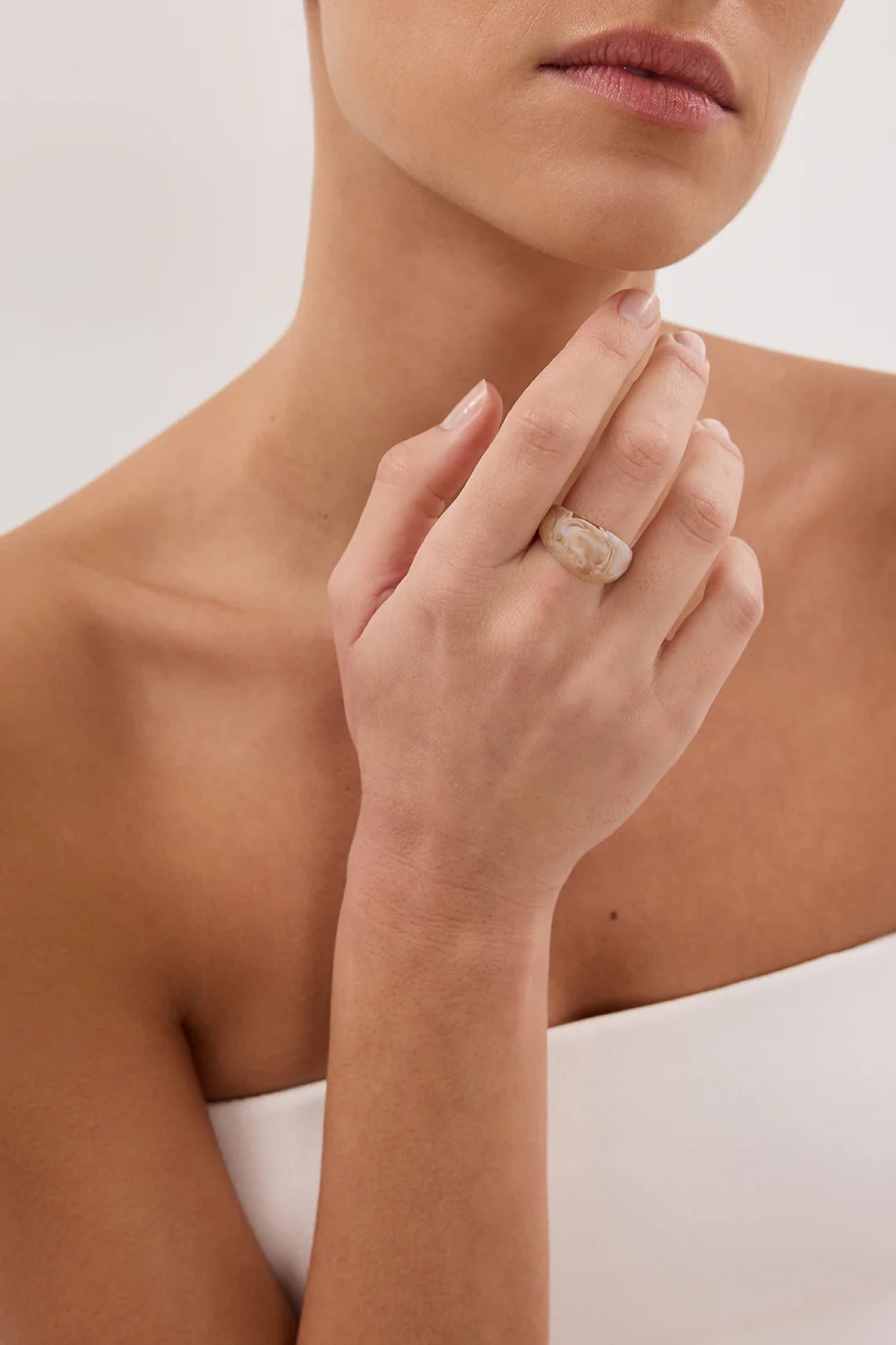 NOAH THE LABEL CREAM CHUNKY RESIN RING - Gamepaces