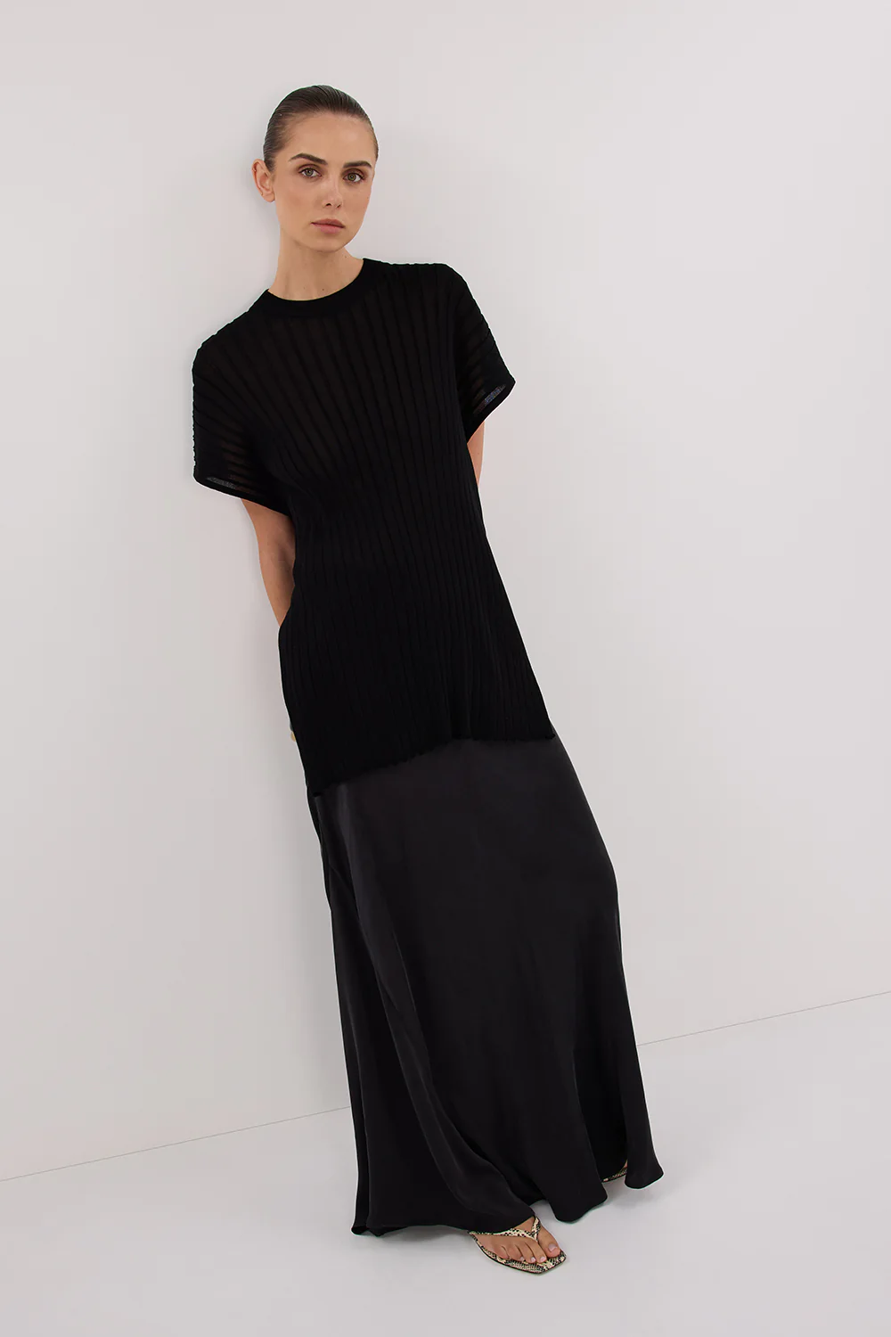 JADE BLACK SLEEVELESS KNIT TOP - Gamepaces