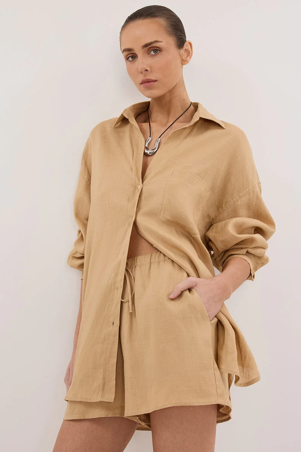 LUNE TAN LINEN SHORT - Gamepaces