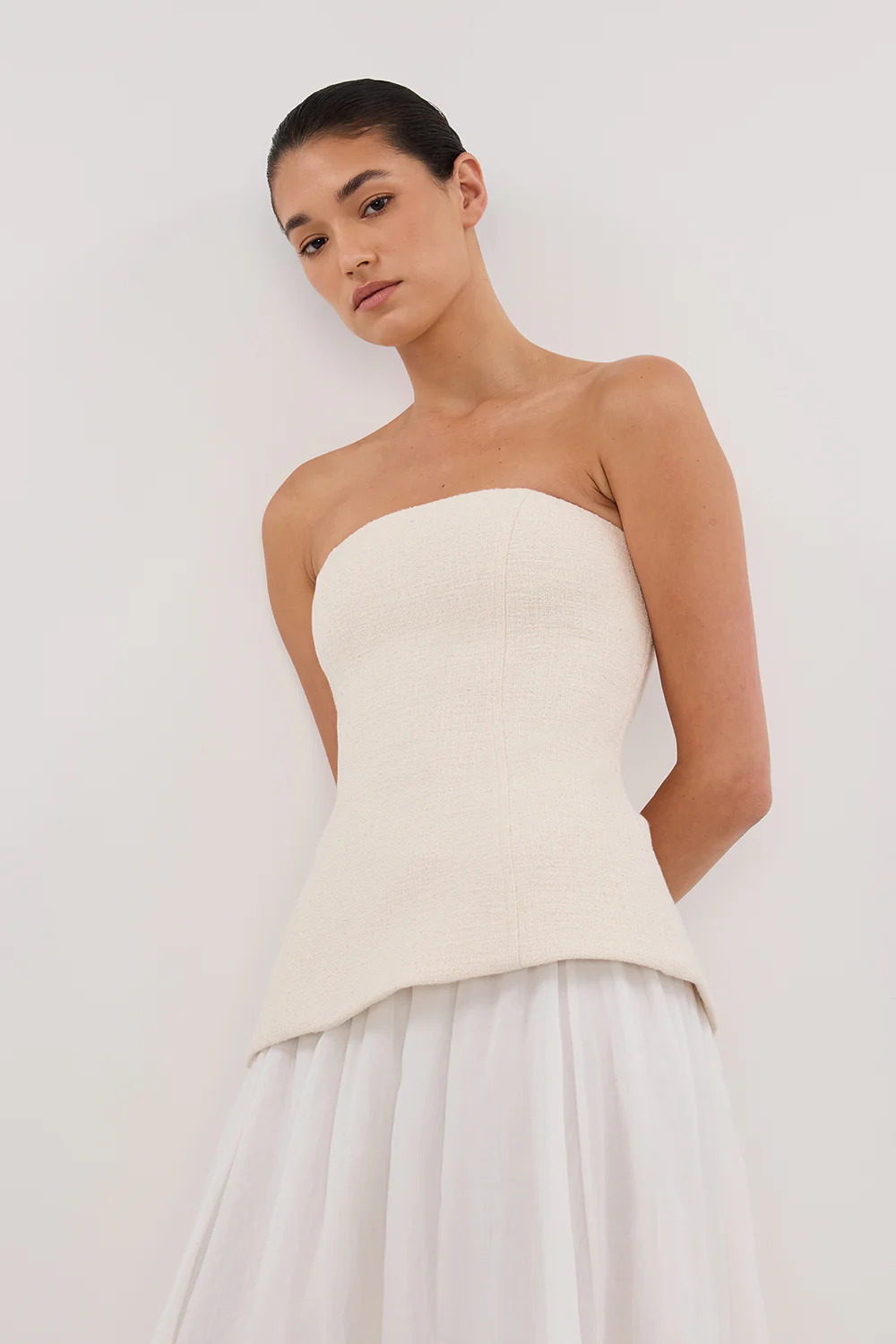 NIA NATURAL STRAPLESS TOP - Gamepaces