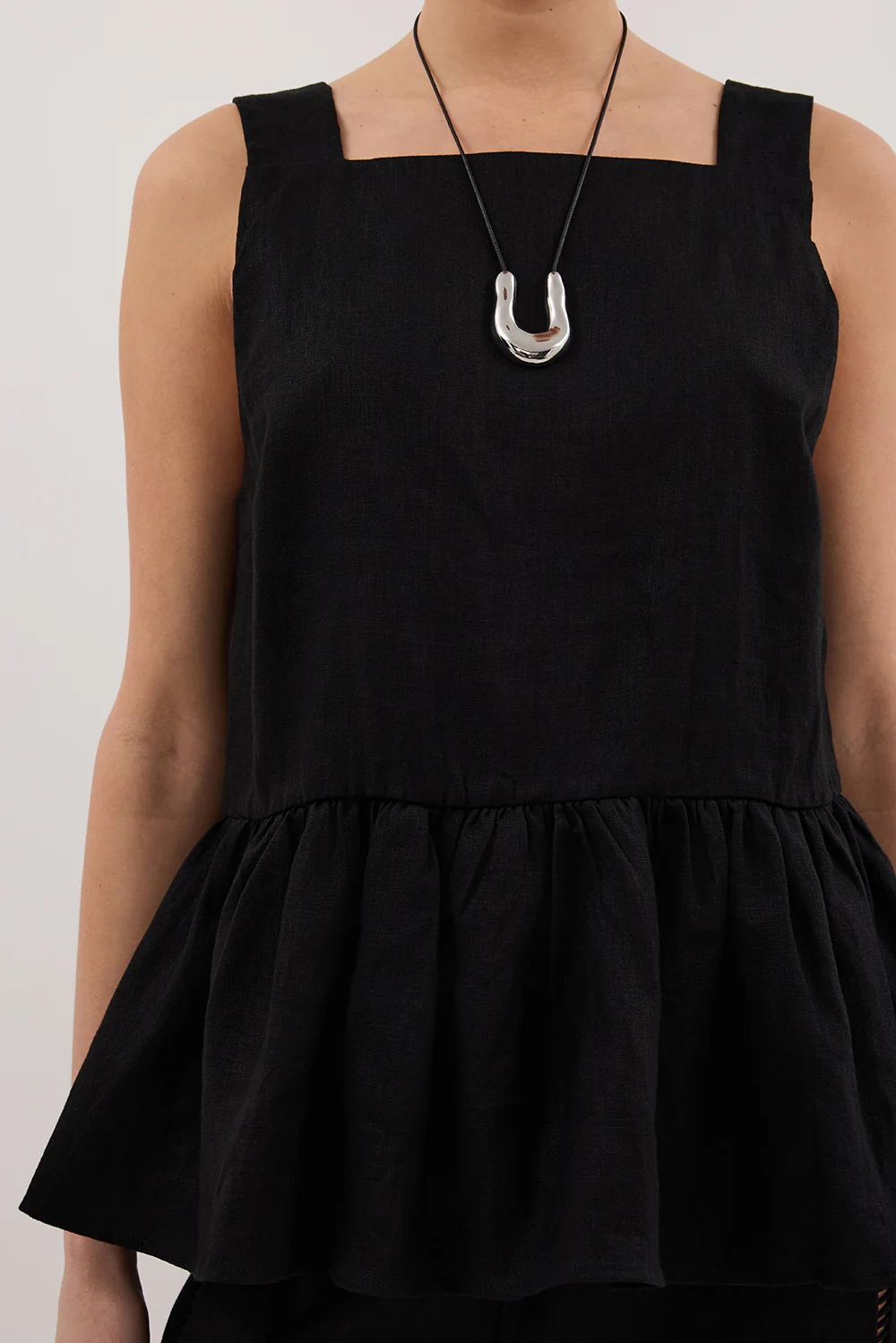 DAISY BLACK LINEN PEPLUM TOP - Gamepaces
