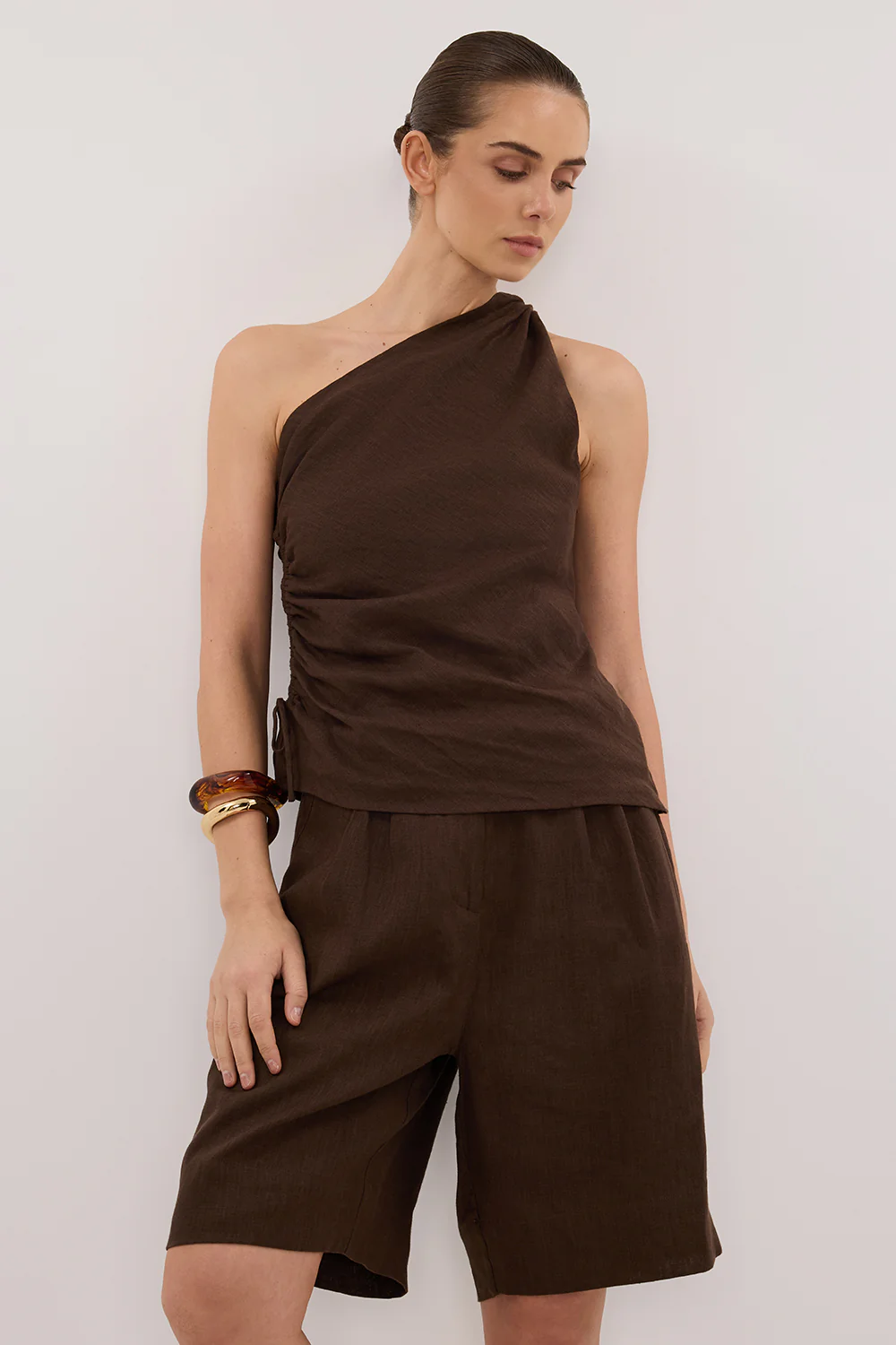 KAYLA BITTER CHOC LINEN BERMUDA SHORT - Gamepaces