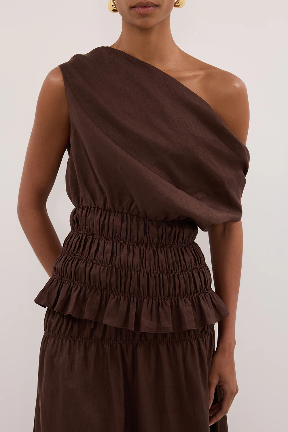 MAIA COCOA SLEEVELESS LINEN SHIRRED TOP - Gamepaces