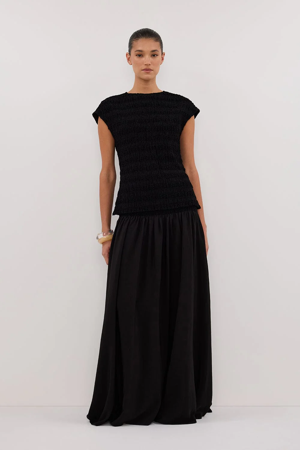 SIERRA BLACK TEXTURED MIDI SKIRT - Gamepaces