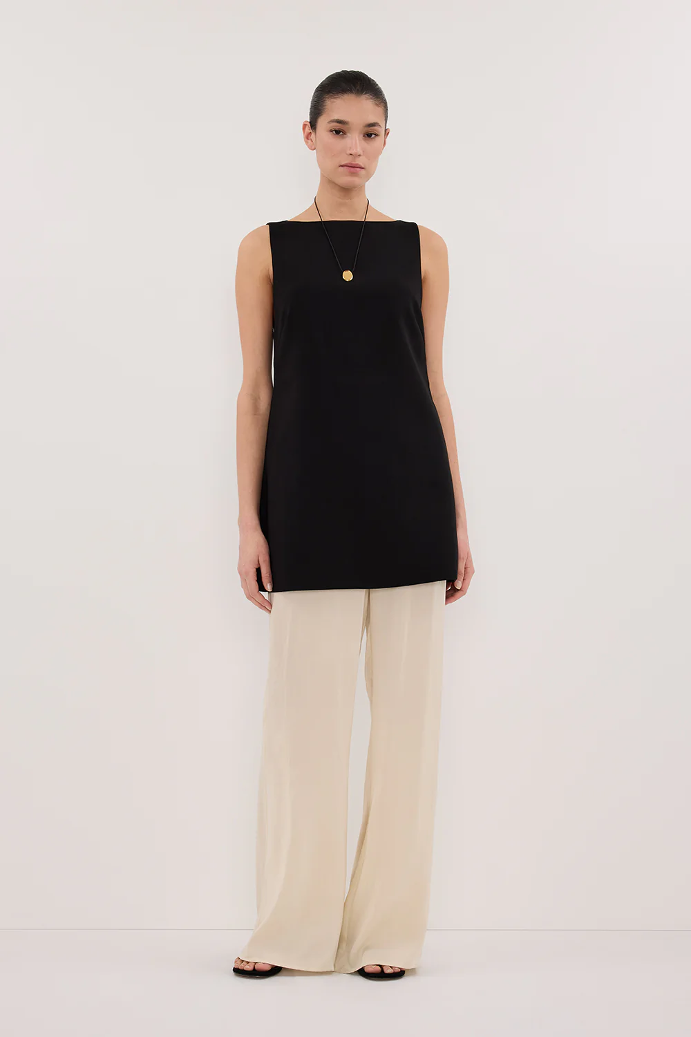 ROWIE BLACK SLEEVELESS BOAT NECK TUNIC TOP - Gamepaces