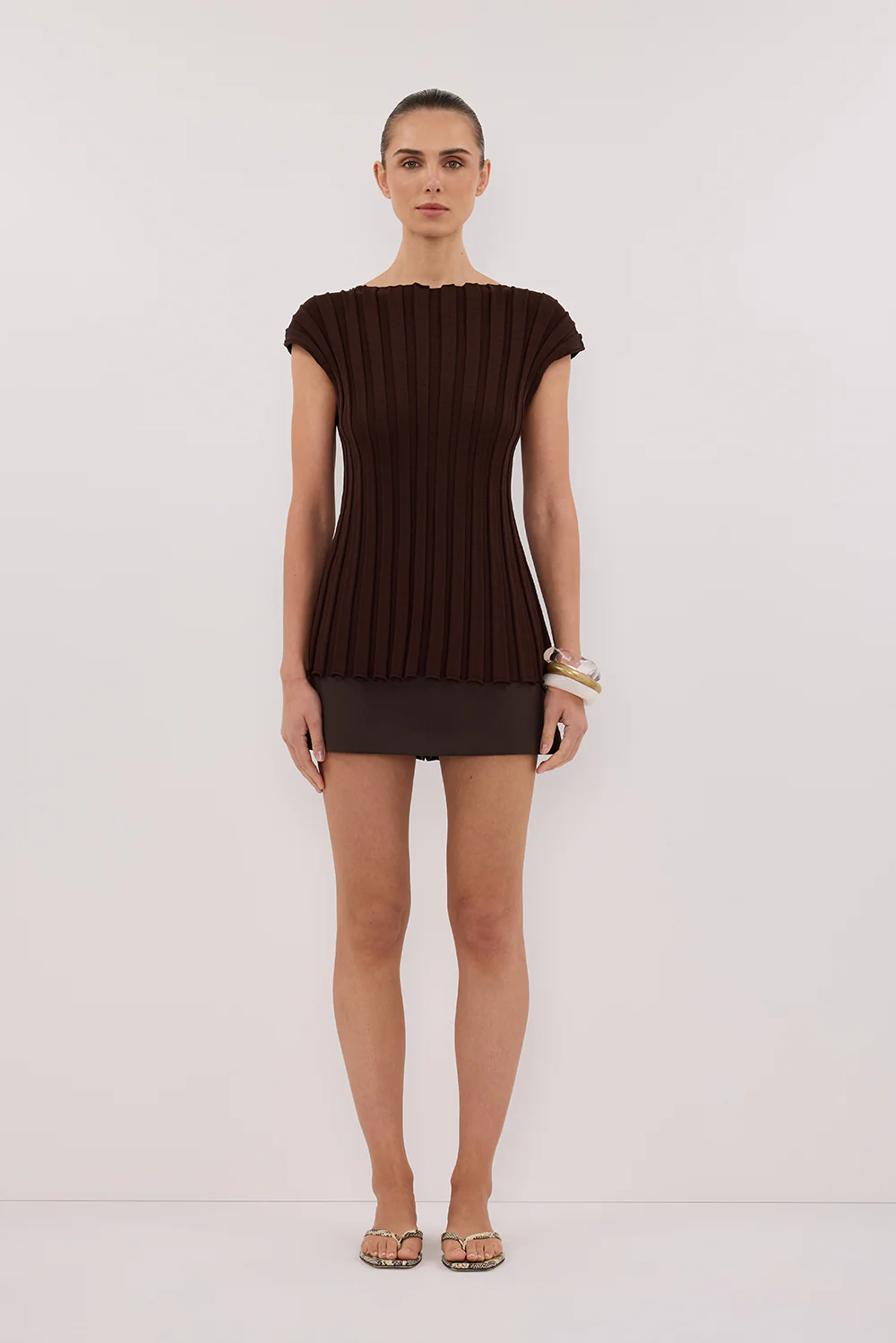 LOE CHOC SLEEVELESS KNIT TOP - Gamepaces