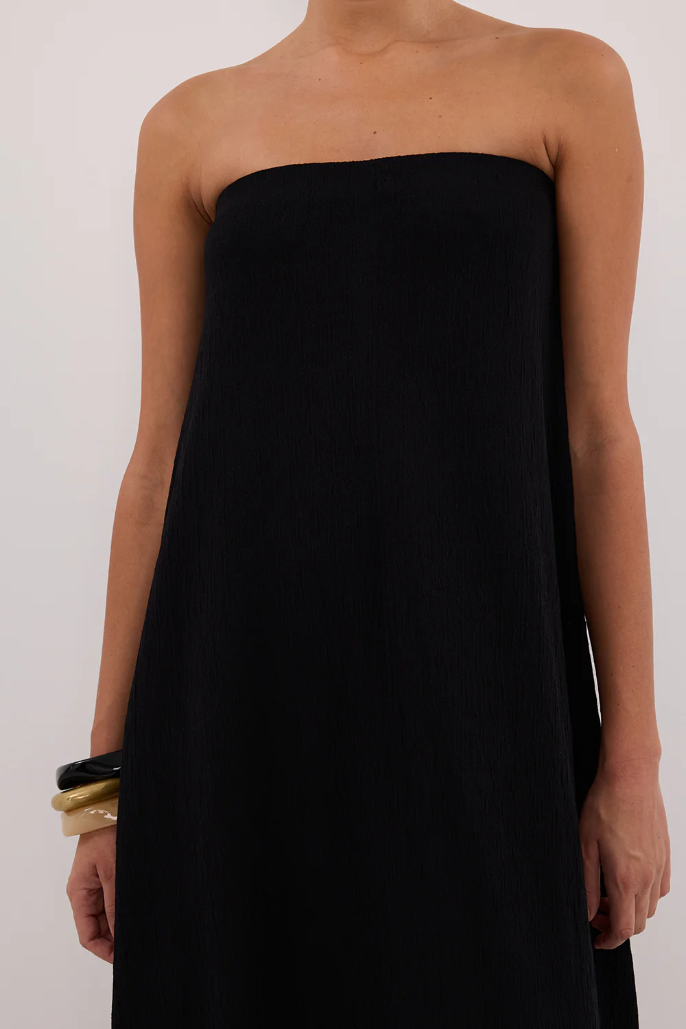 ALIAS BLACK TEXTURED KNIT STRAPLESS MIDI DRESS - Gamepaces