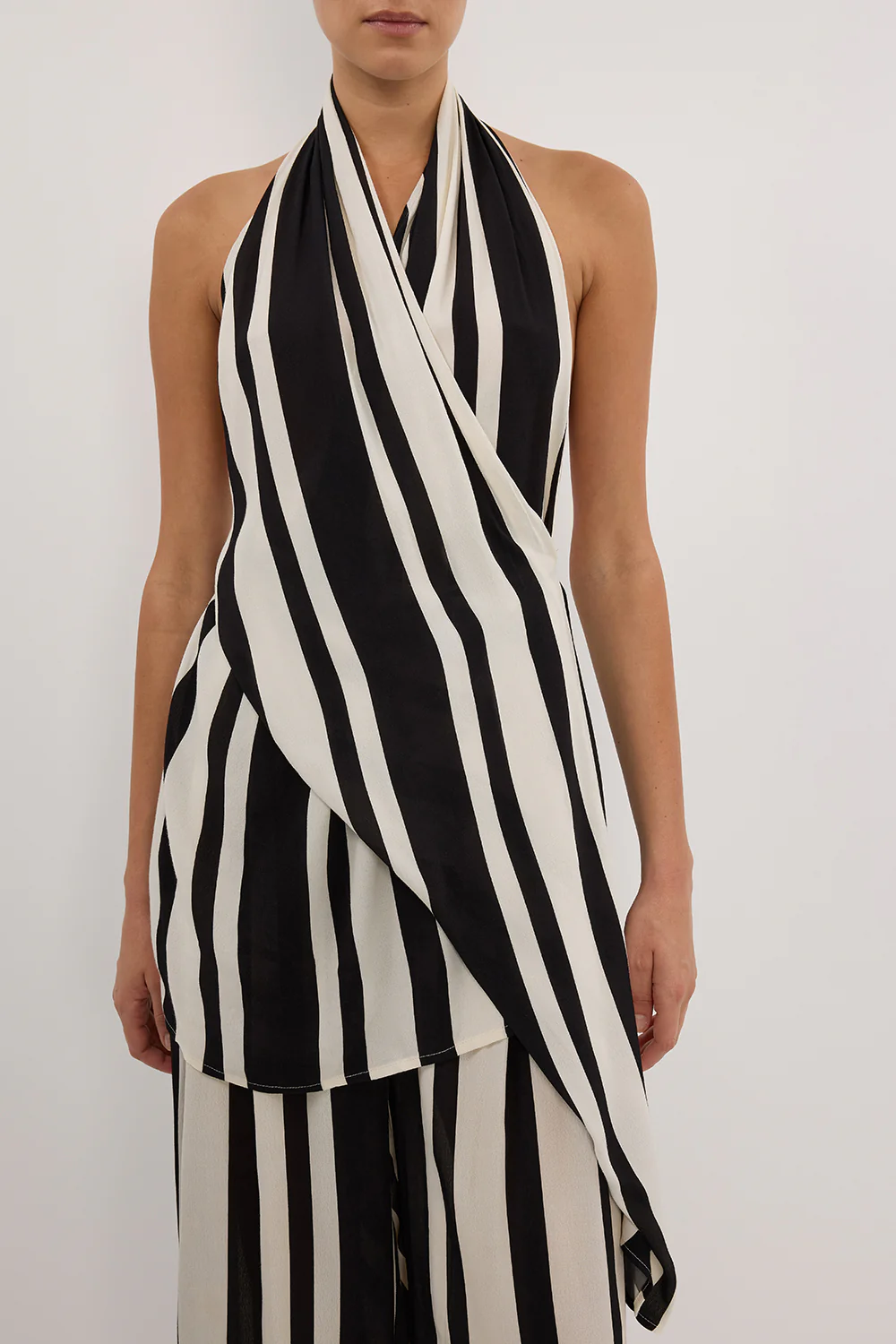 BEAU BLACK STRIPE HALTER TOP - Gamepaces