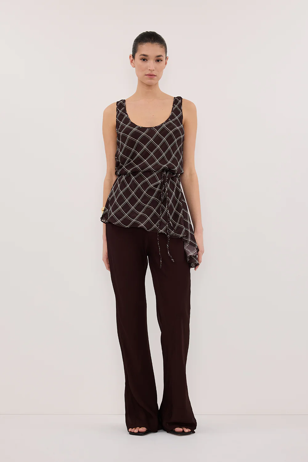 ARLINGTON CHOC SLEEVELESS CAMI TOP - Gamepaces