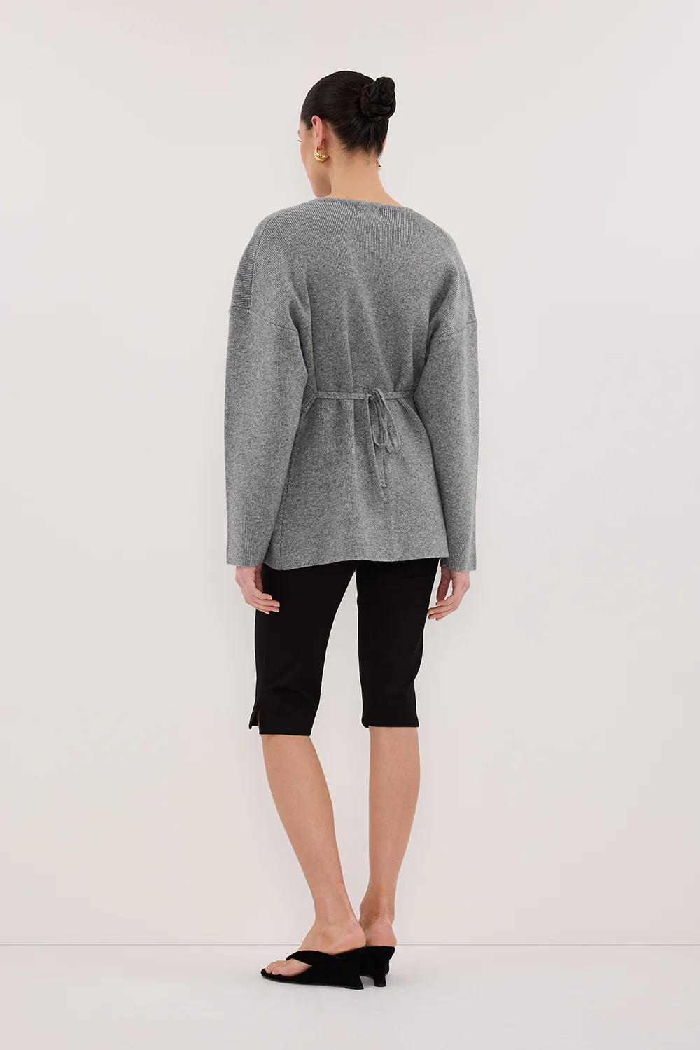 DEMI BLACK CAPRI PANT - Gamepaces