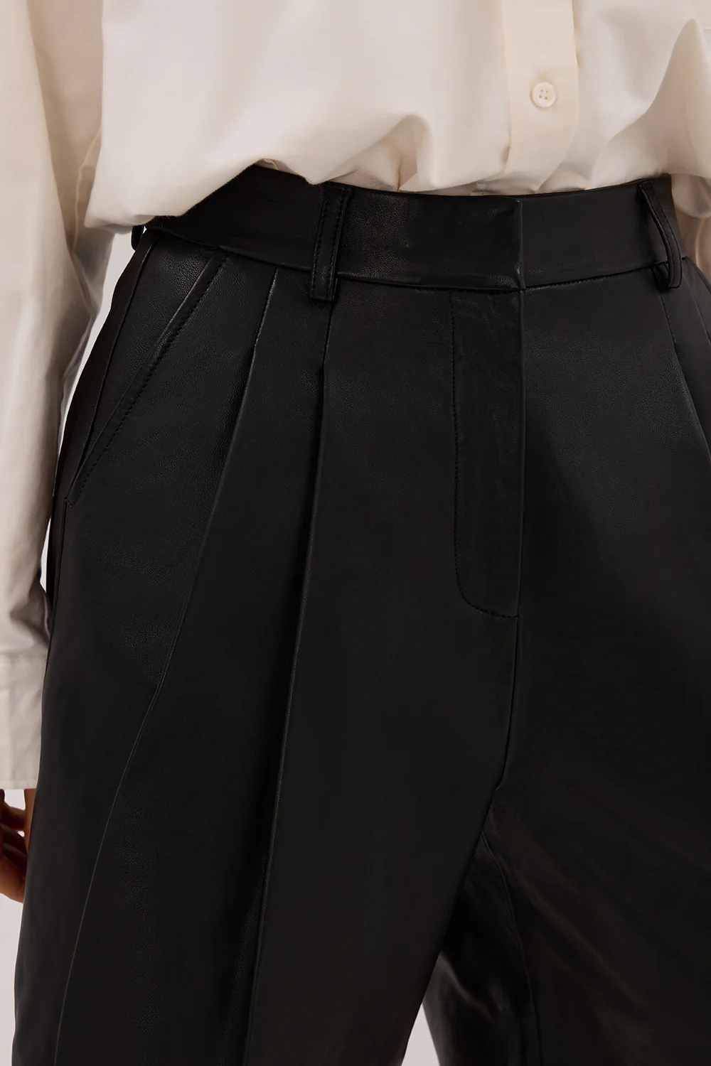 MAYFAIR BLACK LEATHER BERMUDA SHORT - Gamepaces