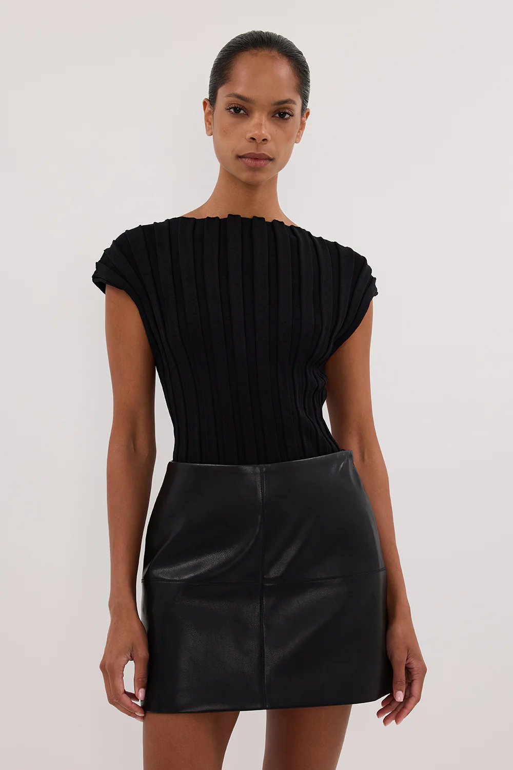 MONTY BLACK FAUX LEATHER MINI SKIRT - Gamepaces