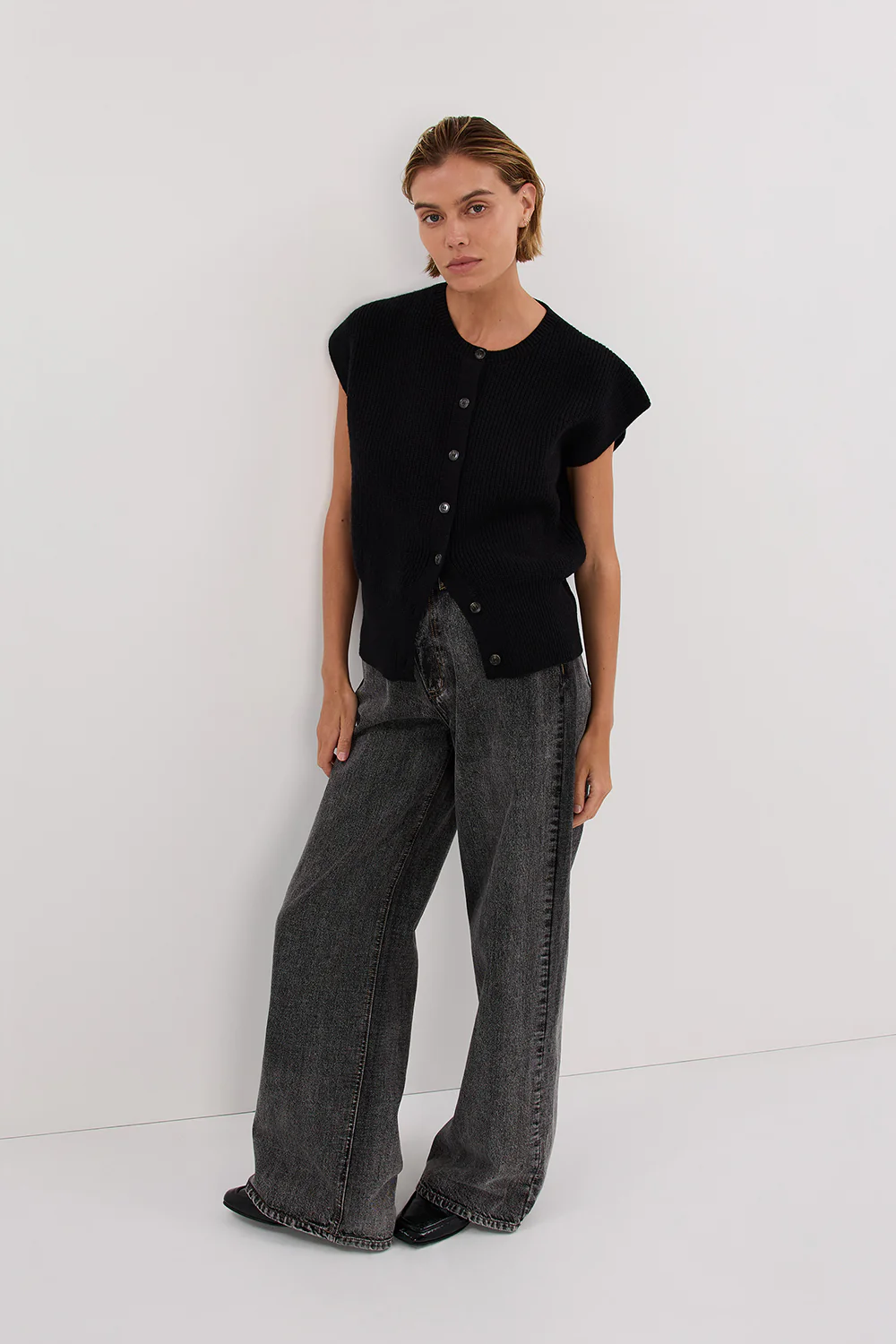 KATE BLACK KNIT VEST - Gamepaces